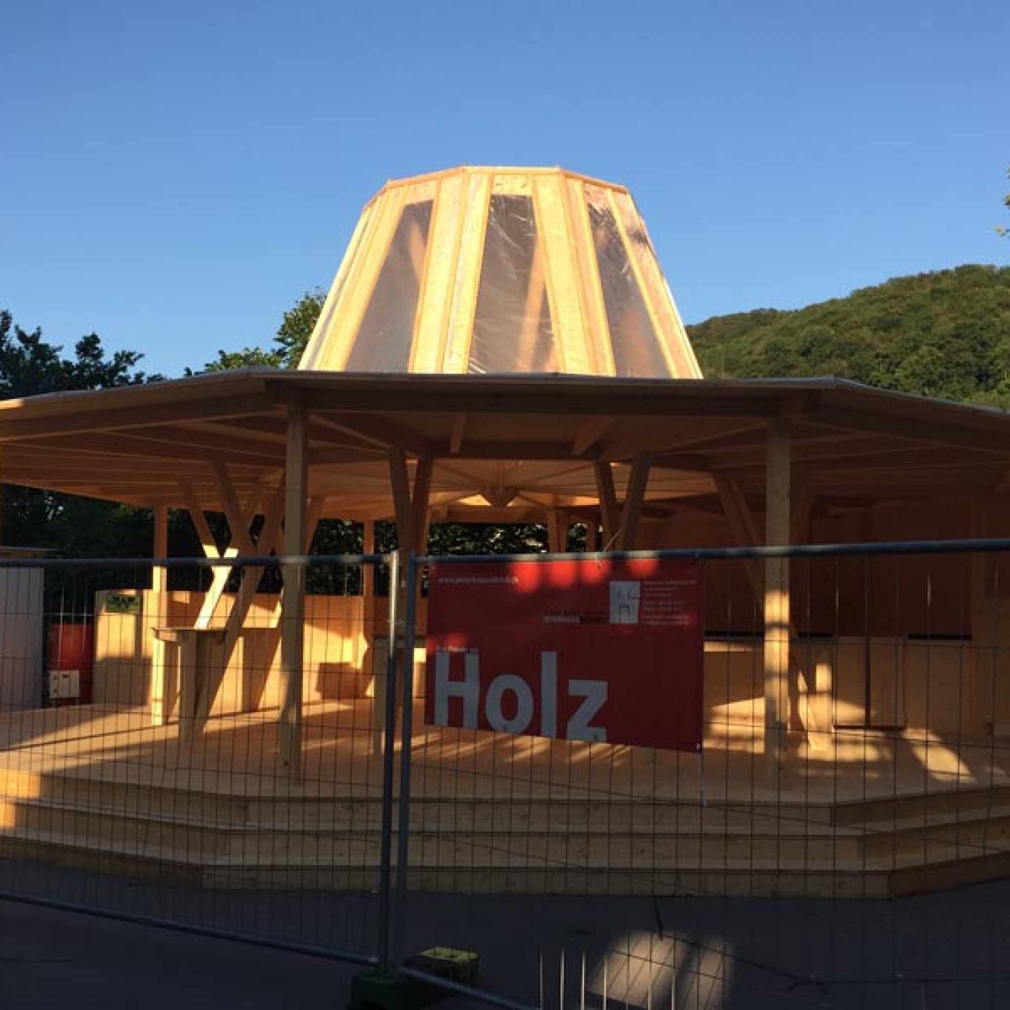 Kulturkuppel am Bahnhofplatz: In Anlehnung an Mario Botta und seine Kuppel entstand das Bistro de la Presse. (Alle Fotos: Charles Vanhouteghem)