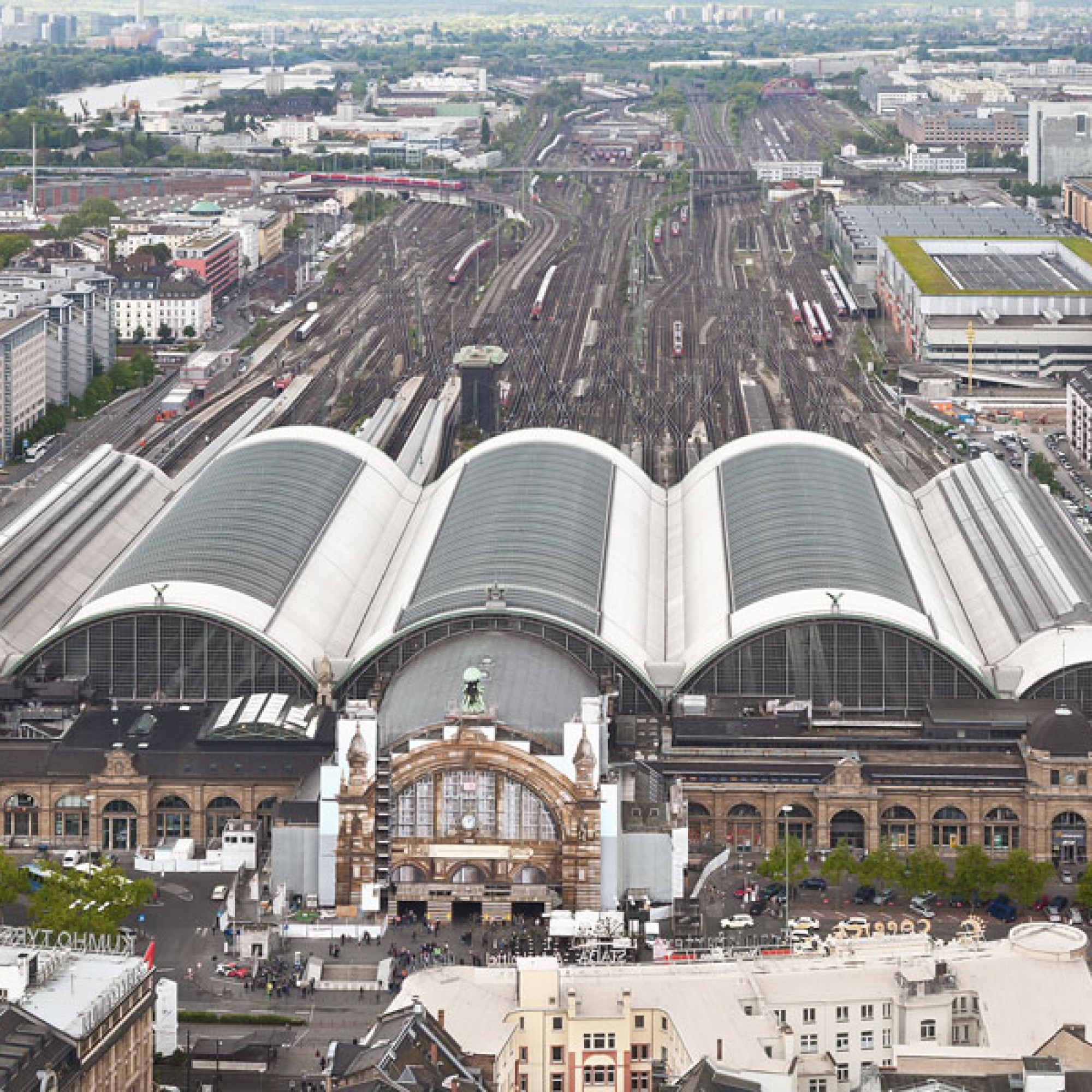 Platz 7: Hauptbahnhof Frankfurt am Main, Deutschland, 29 Gleise (Thomas Wolf, www.foto-tw.de, CC BY-SA 3.0 de, commons.wikimedia.org)