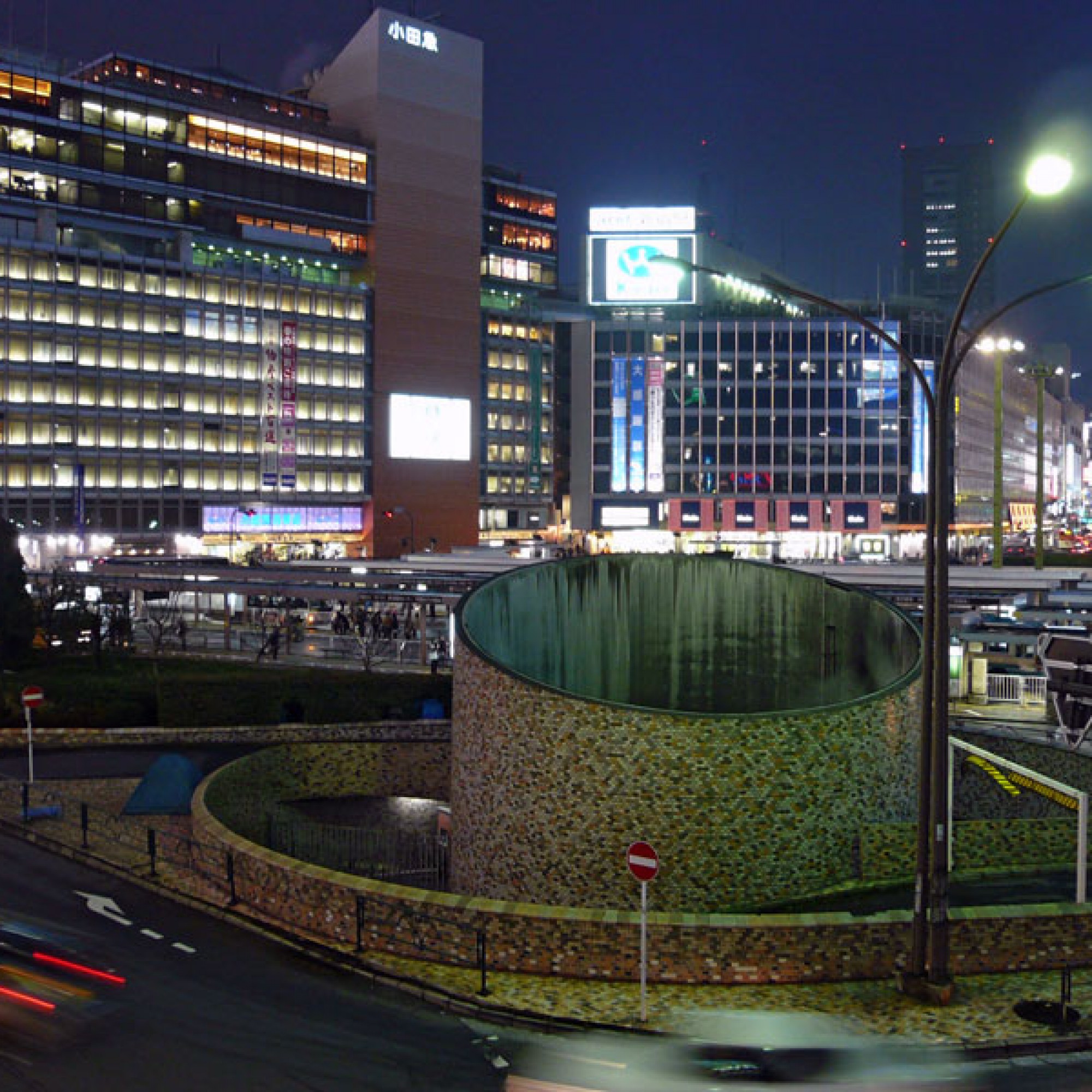 Platz 9: Shinjuku Tokio, Japan, 29 Gleise (663highland, CC BY 2.5, commons.wikimedia.org)