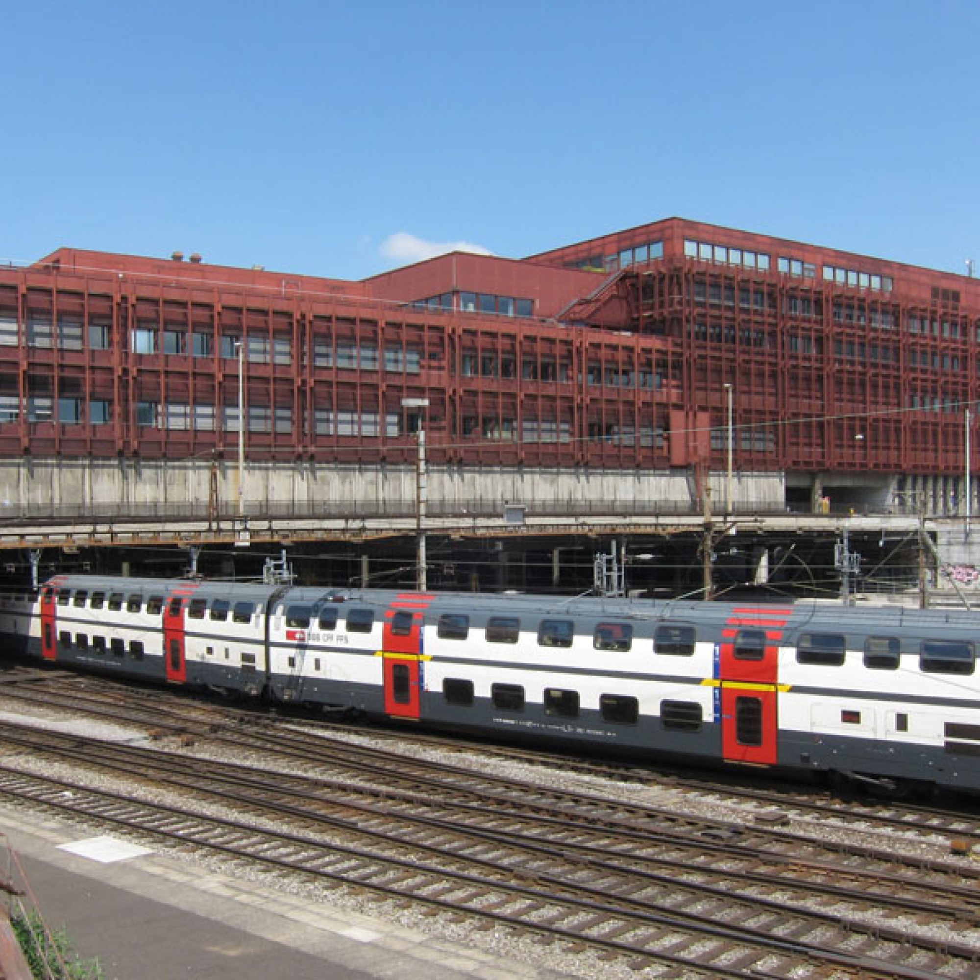 Das ungeliebte Post-Reitergebäude beim Bahnhof Basel SBB