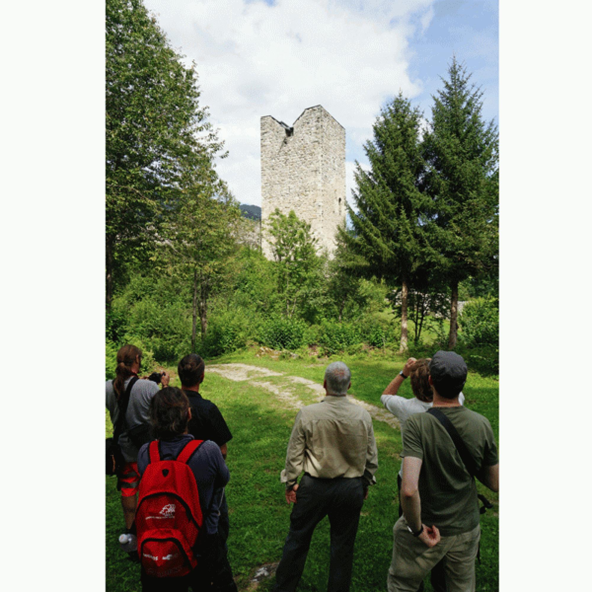 Mächtig: Der fünfgeschossige Wohnturm der Burgruine Jörgenberg in Waltensburg/Vuorz GR.
