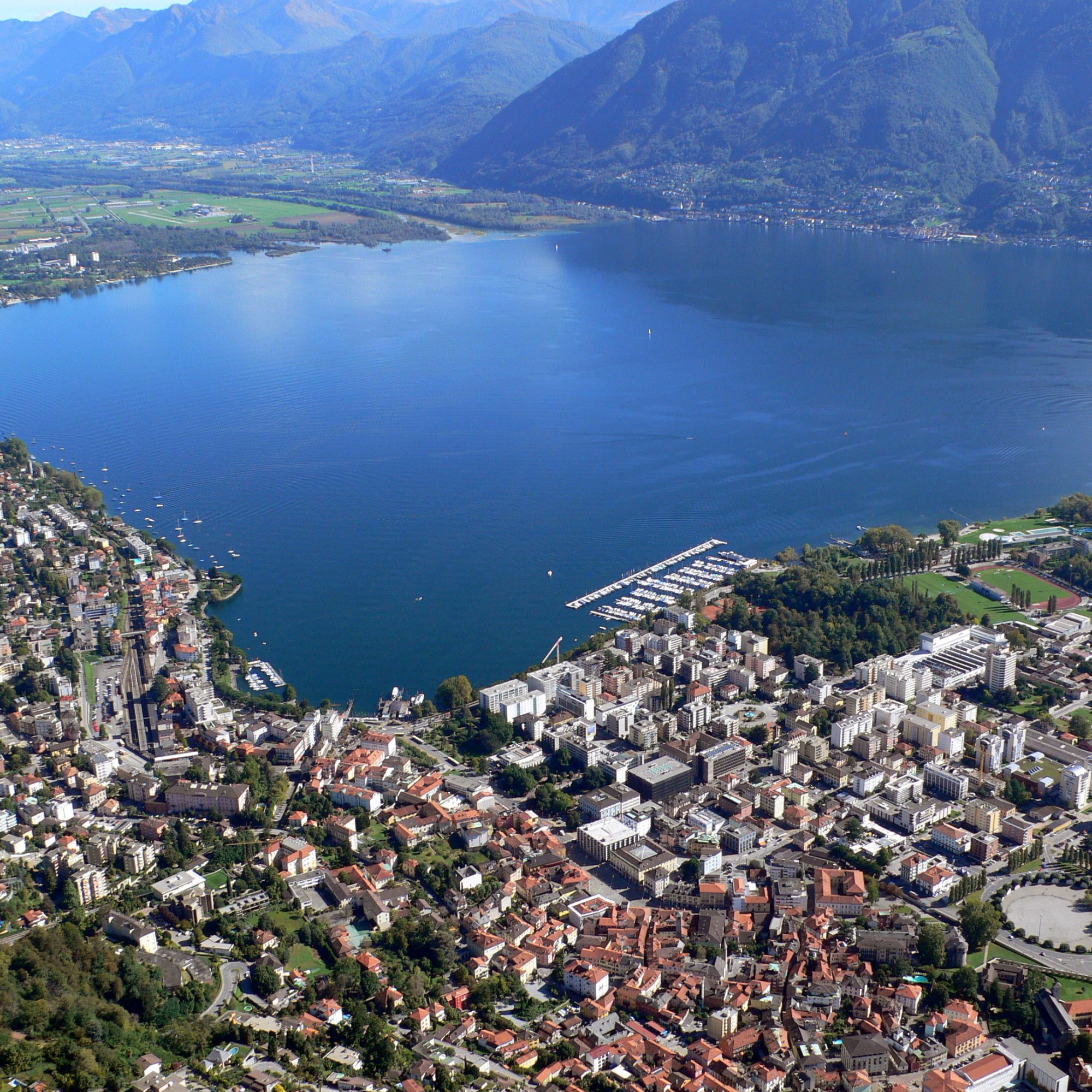 In Locarno stieg die Bautätigkeit schon vor der Eröffnung an.