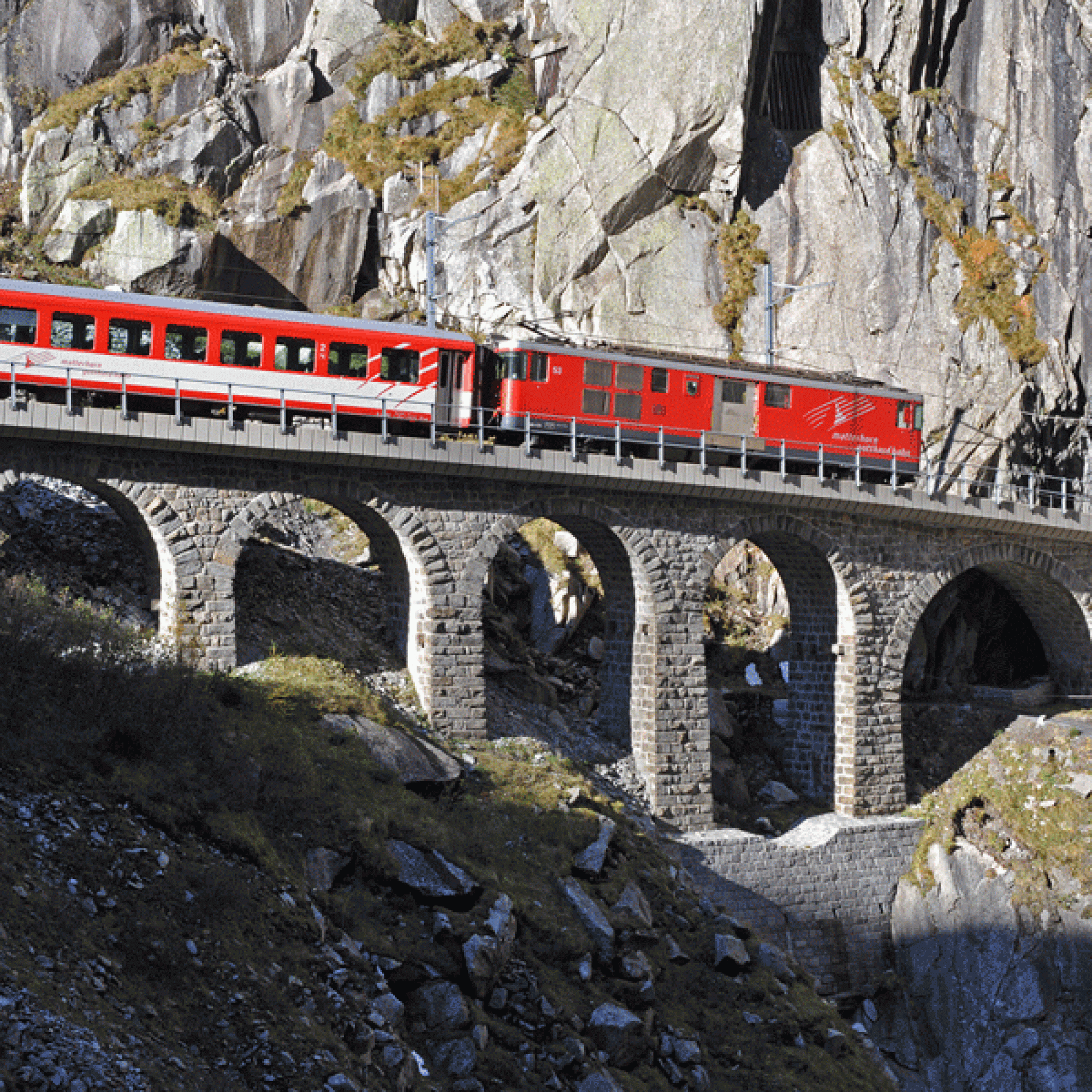 So sieht die Bahn durch die Schöllenenschlucht heute aus. 