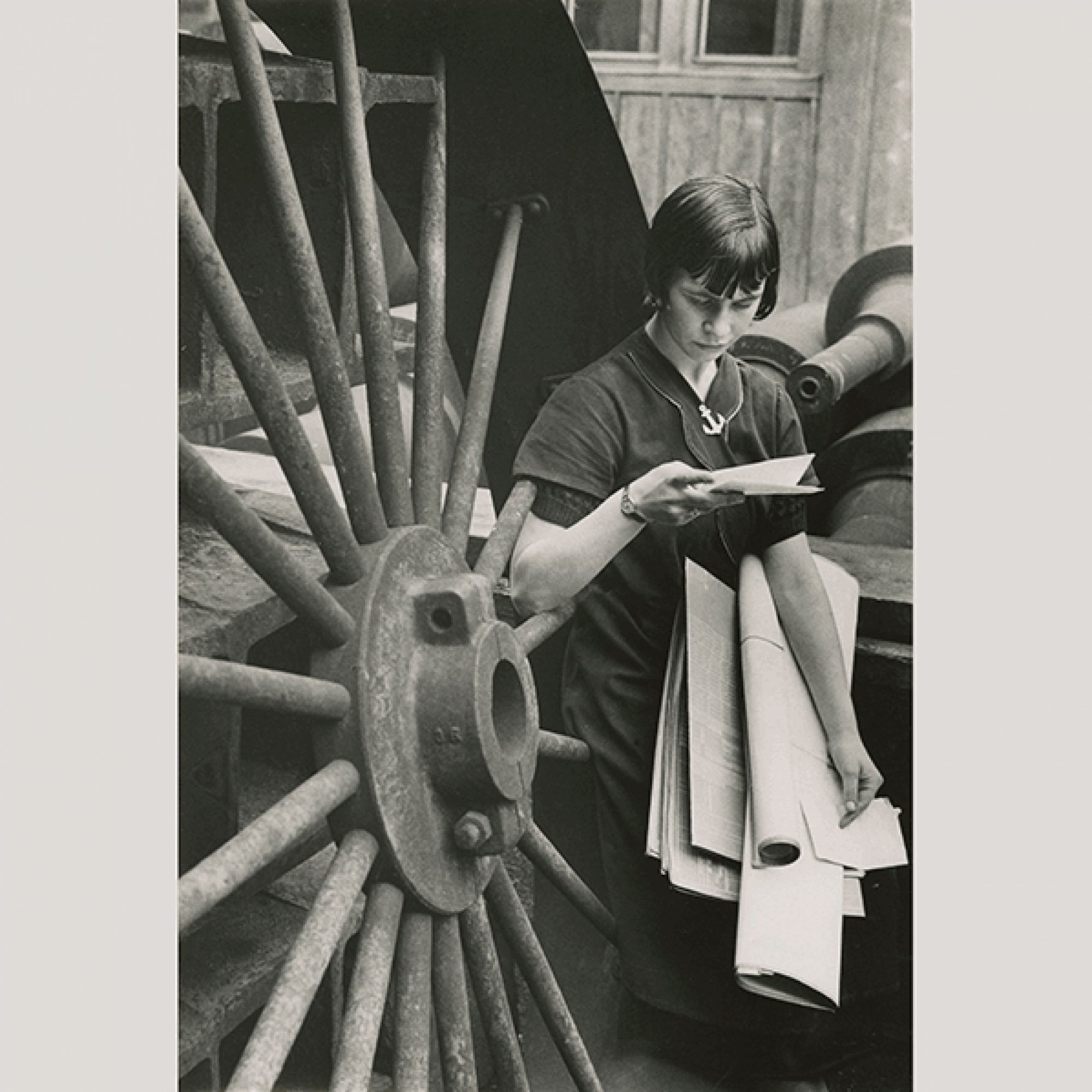 Berti, Laufmädchen in der Maschinenfabrik Oerlikon, 1936.