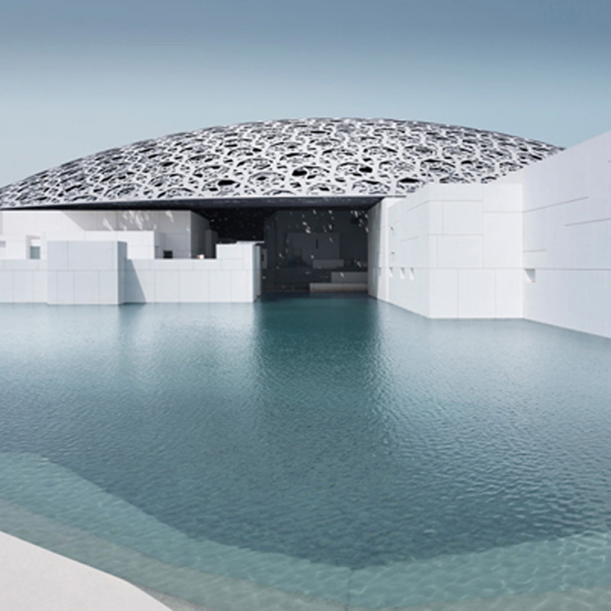 Der Louvre Abu Dhabi: Die Kuppel mit einem Durchmesser von 180 Metern ruht auf vier Pfeilern.