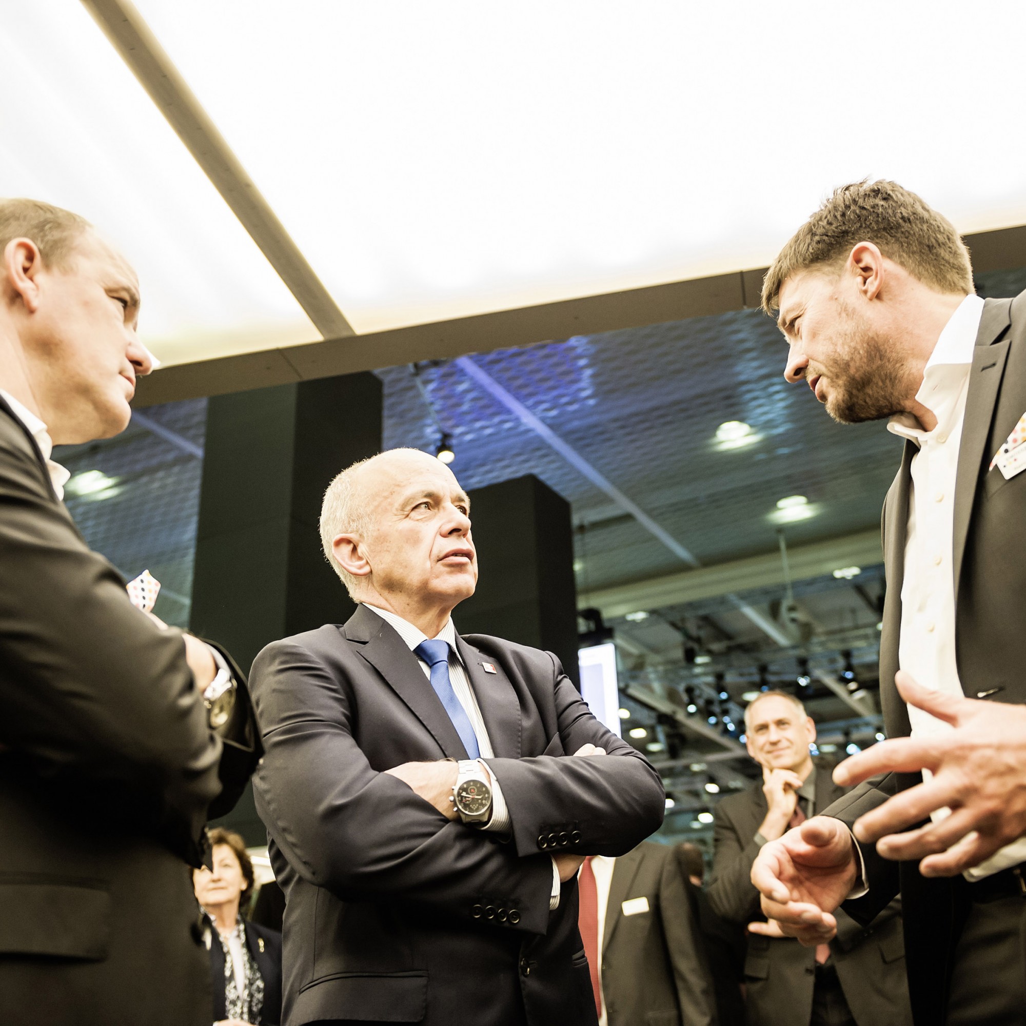 Bundesrat Ueli Maurer (Mitte) eröffnet die Swissbau 2018.