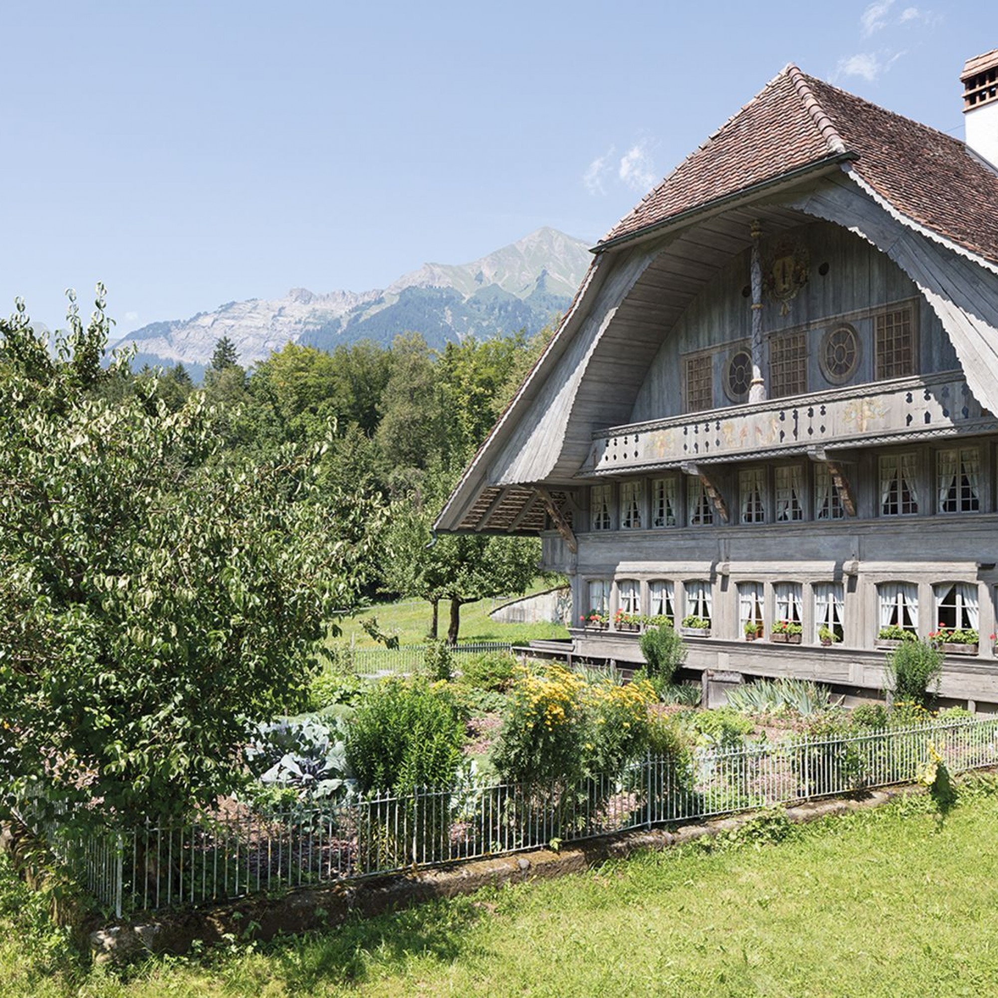 Der Schweizer Heimatschutz würdigt im Kulturerbejahr 2018 das Freilichtmuseum Ballenberg für die vielfältigen Leistungen für die Gartenkultur und die Landschaftspflege mit dem Schulthess Gartenpreis. 