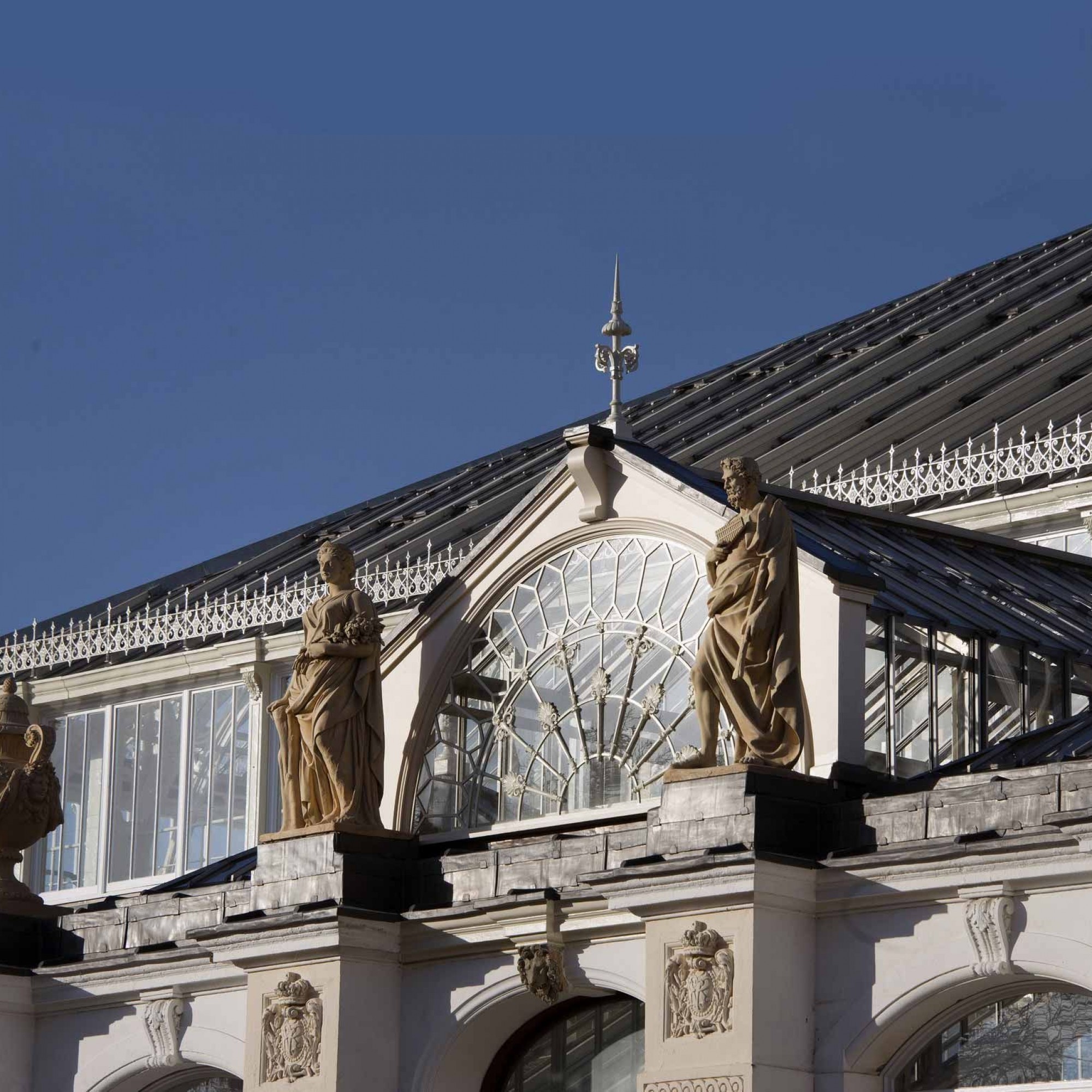 Detail Temperate House