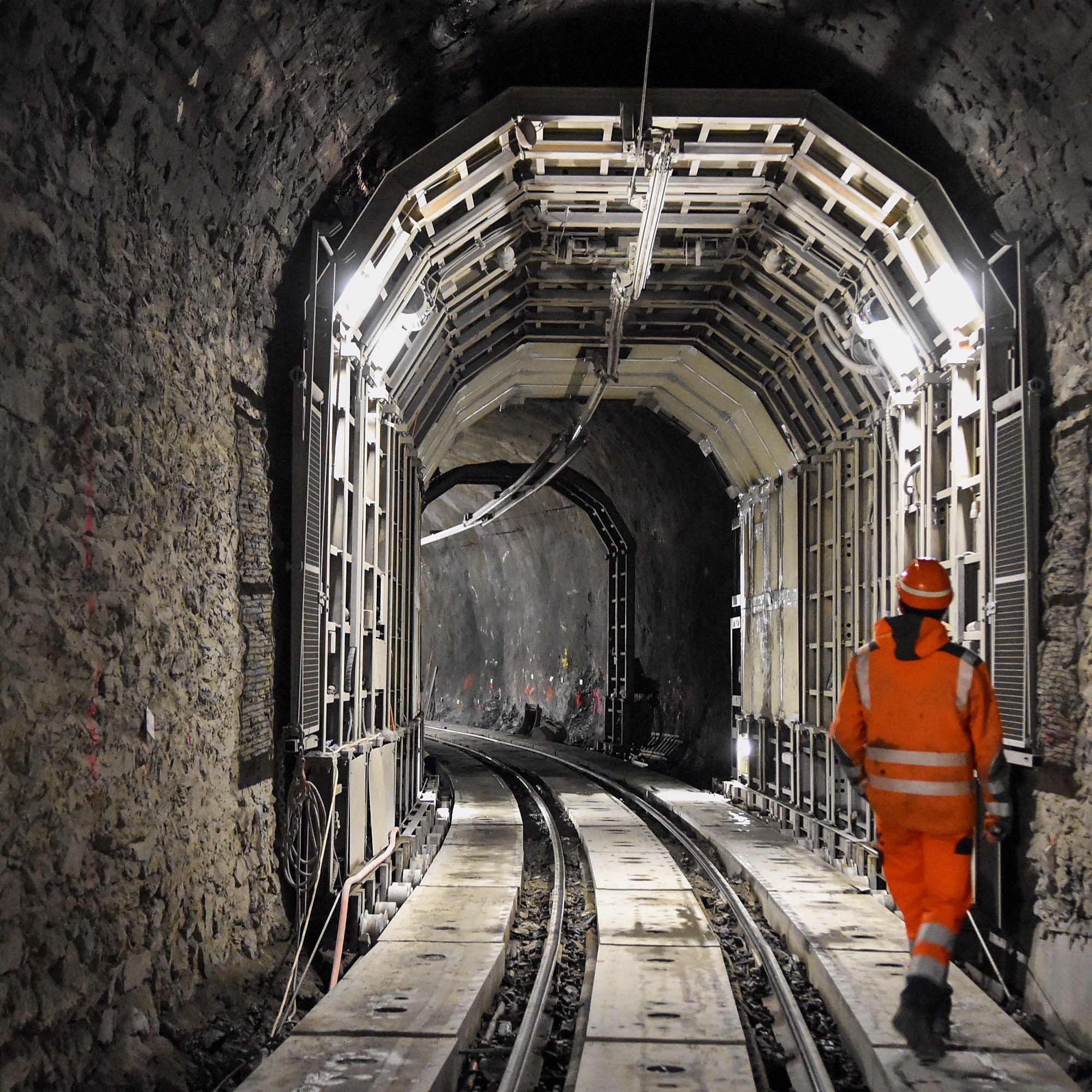 RhB Tunnel Glatscheras im Mai 2016.