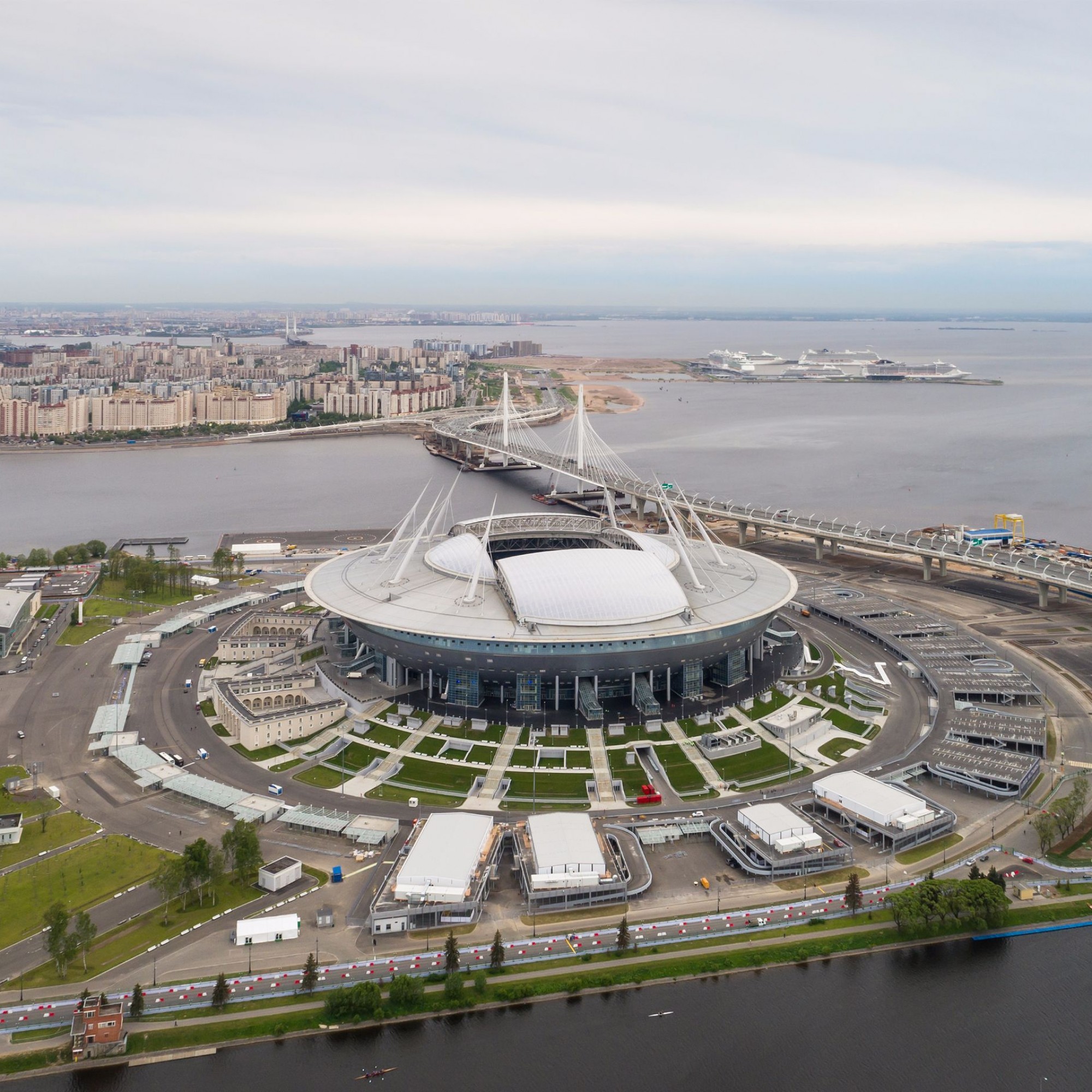Eine weitere Luftaufnahme des Krestovsky-Stadions in Sankt Petersburg.