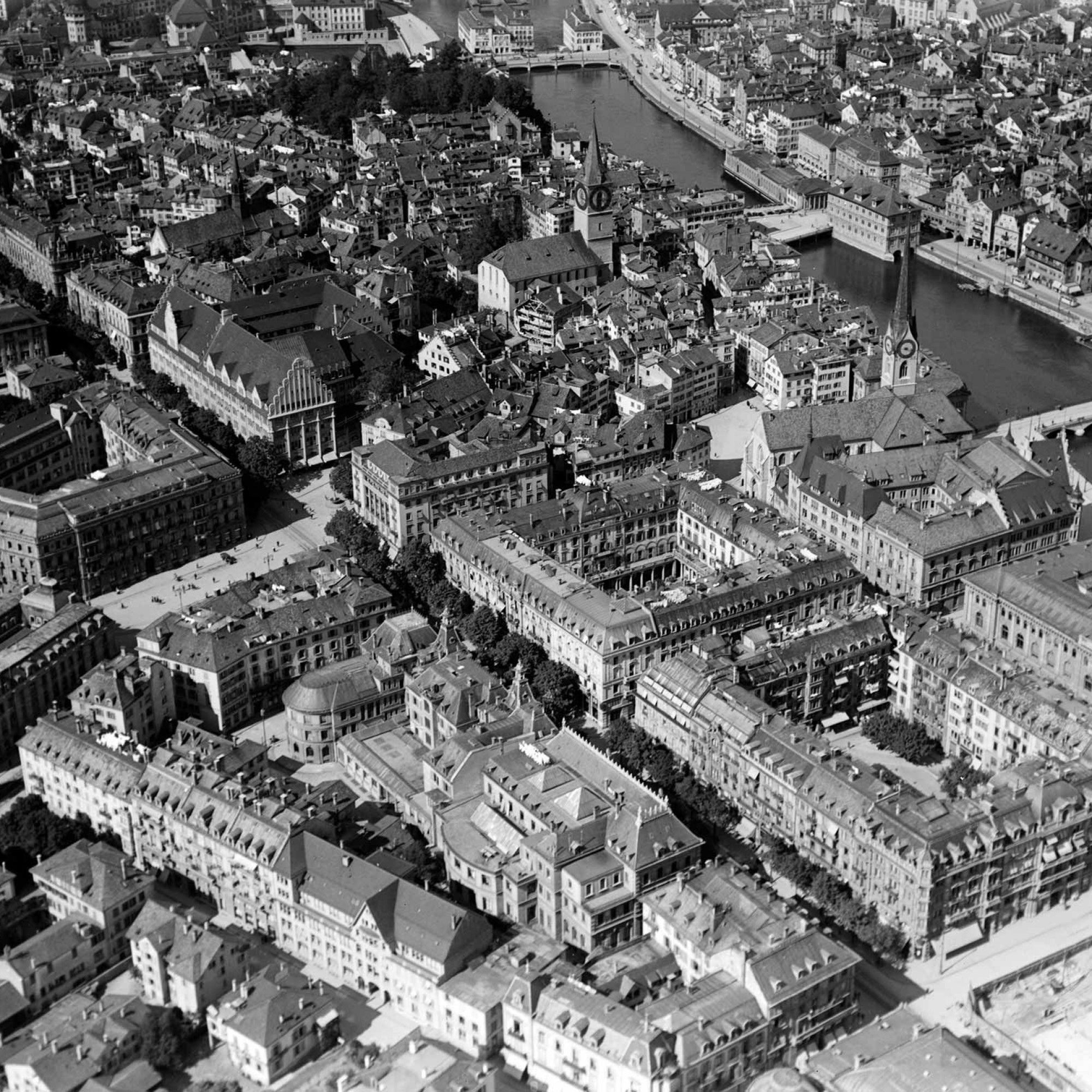 Paradeplatz und Bahnhhofstrasse, 1919.