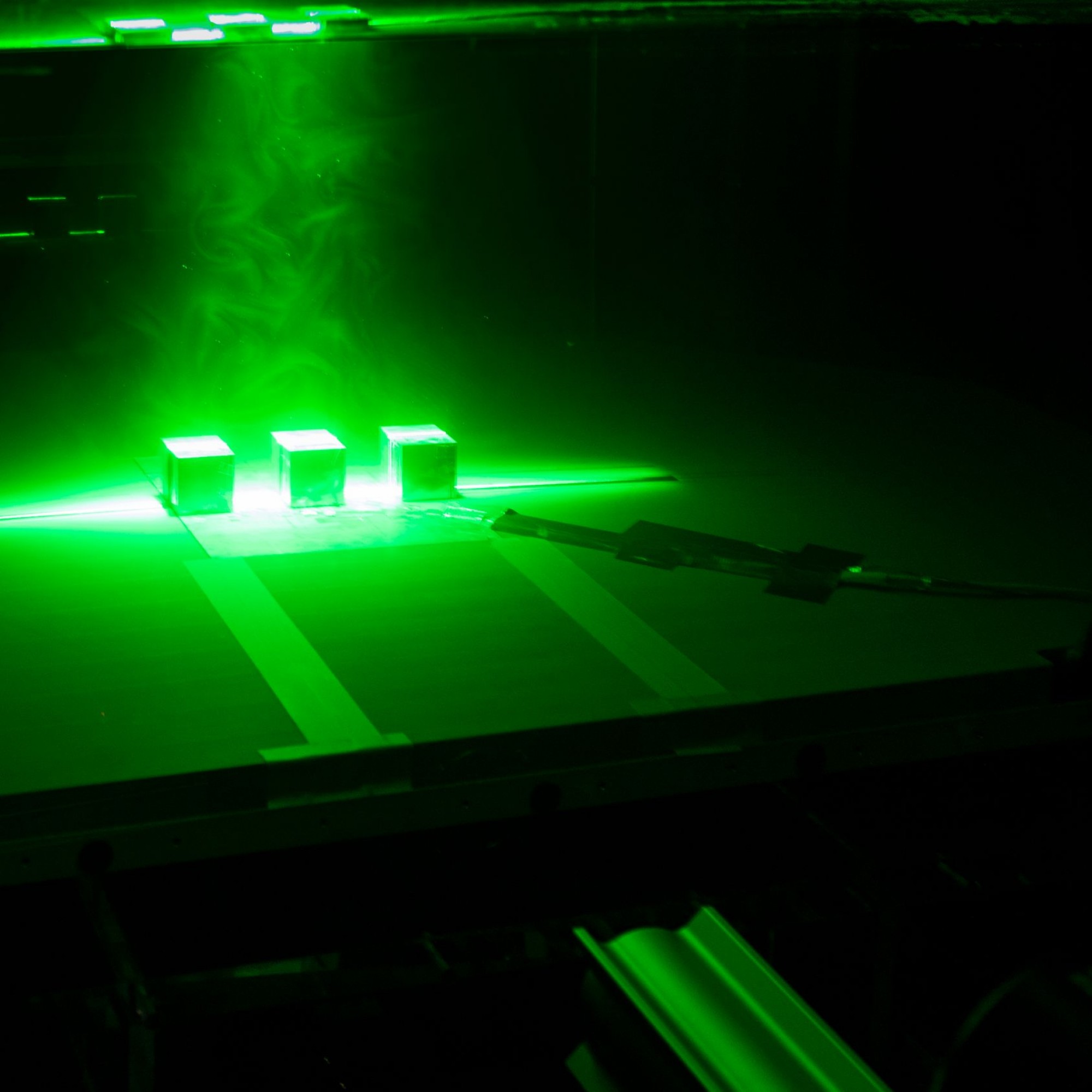 Dank fluoreszierender Farbe und einem Laserstrahl lassen sich dabei auch die Temperaturunterschiede messen.