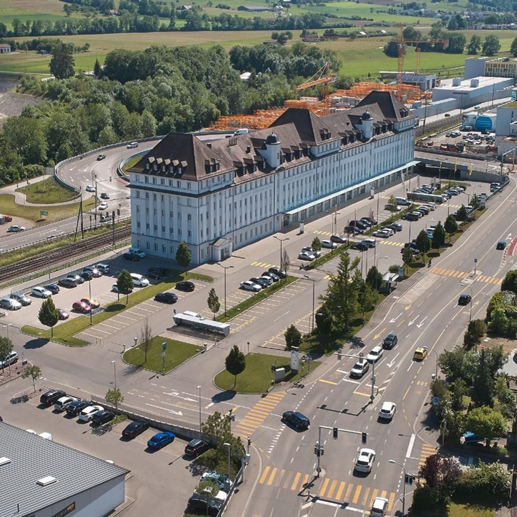 Das Usego-Areal mit dem markanten Altbau (Bildmitte).