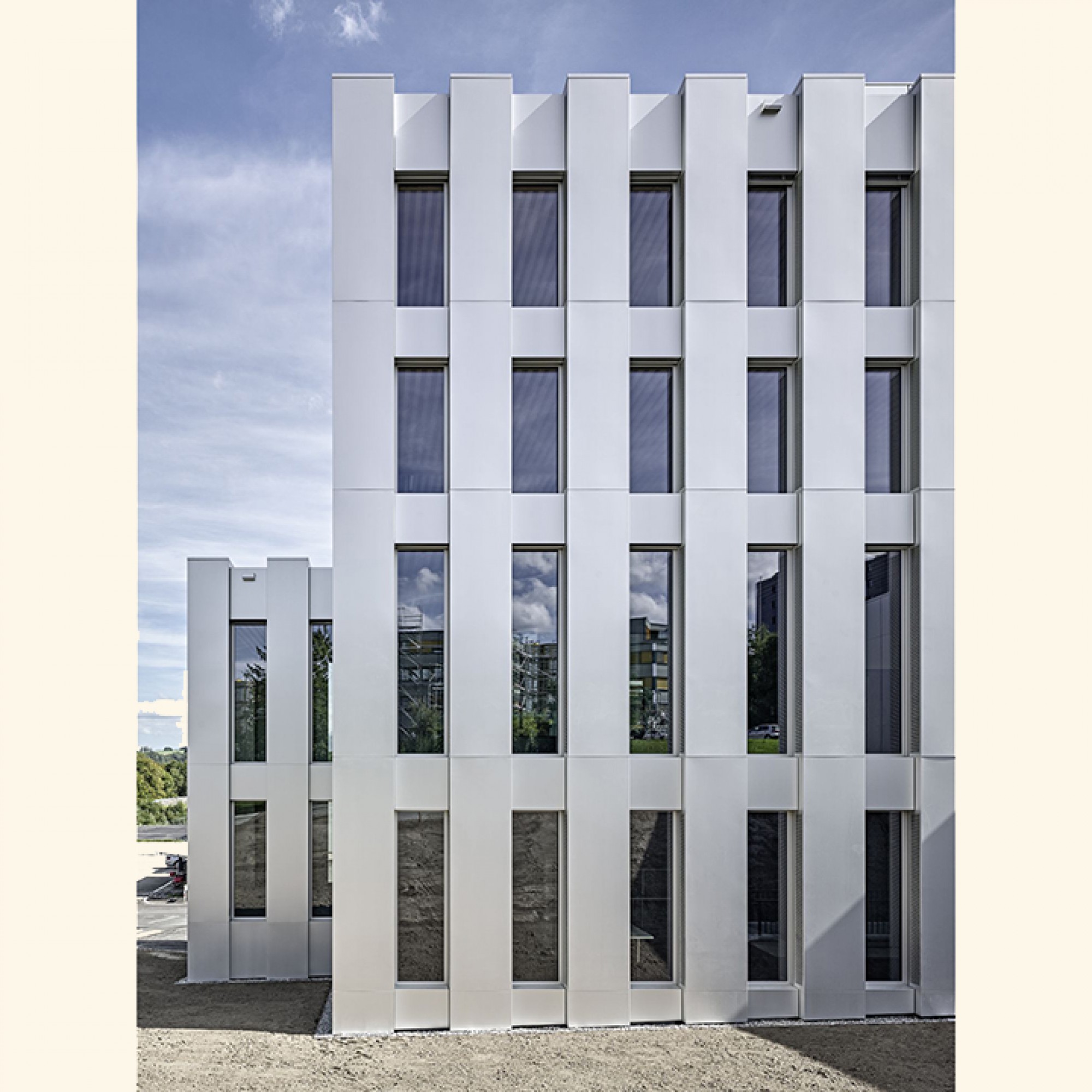 Sonderpreis Schweizer Holz für Kantonales Polizeigebäude Freiburg, Granges Paccot.