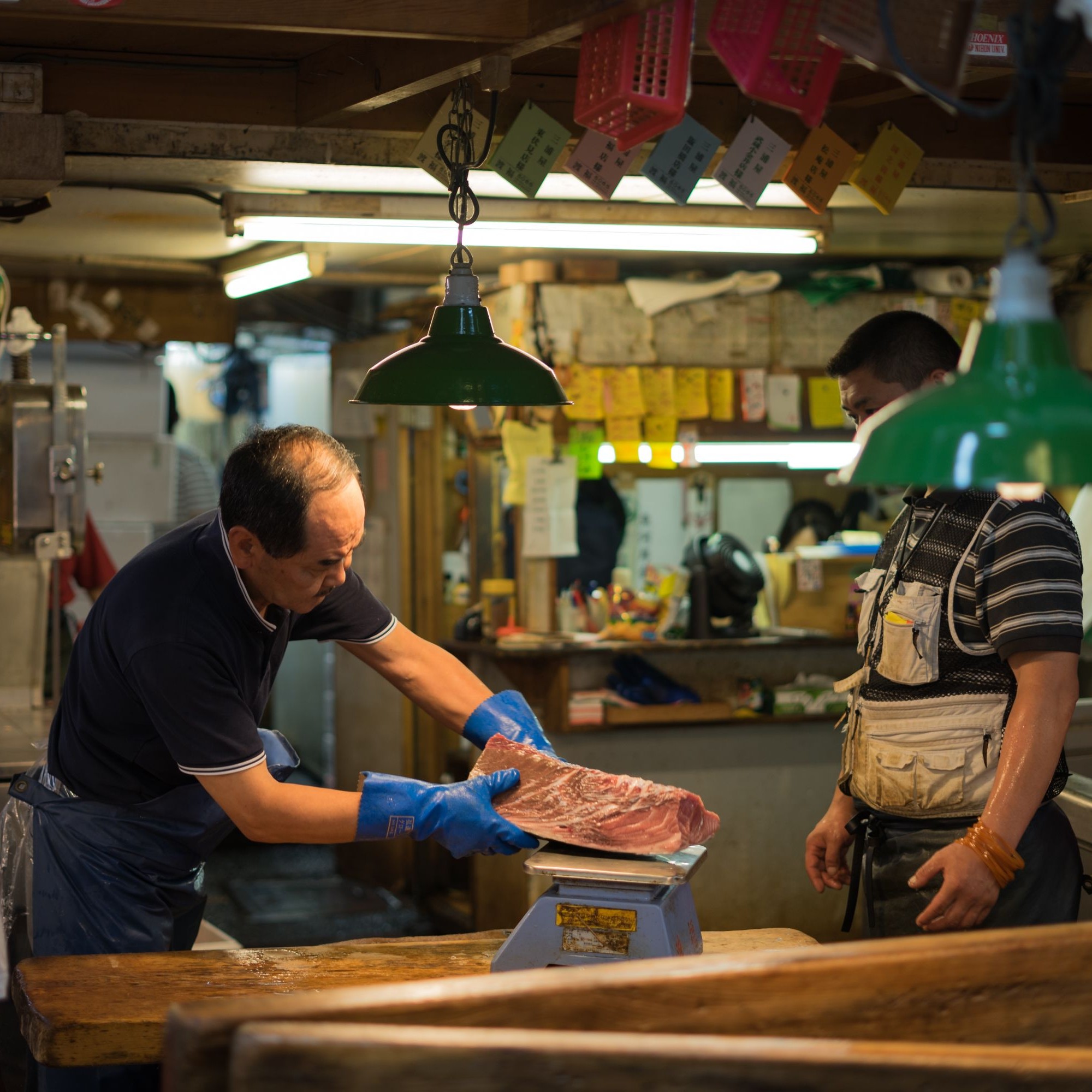Der Tsukiji Fischmarkt gehört zu den grössten der Welt.