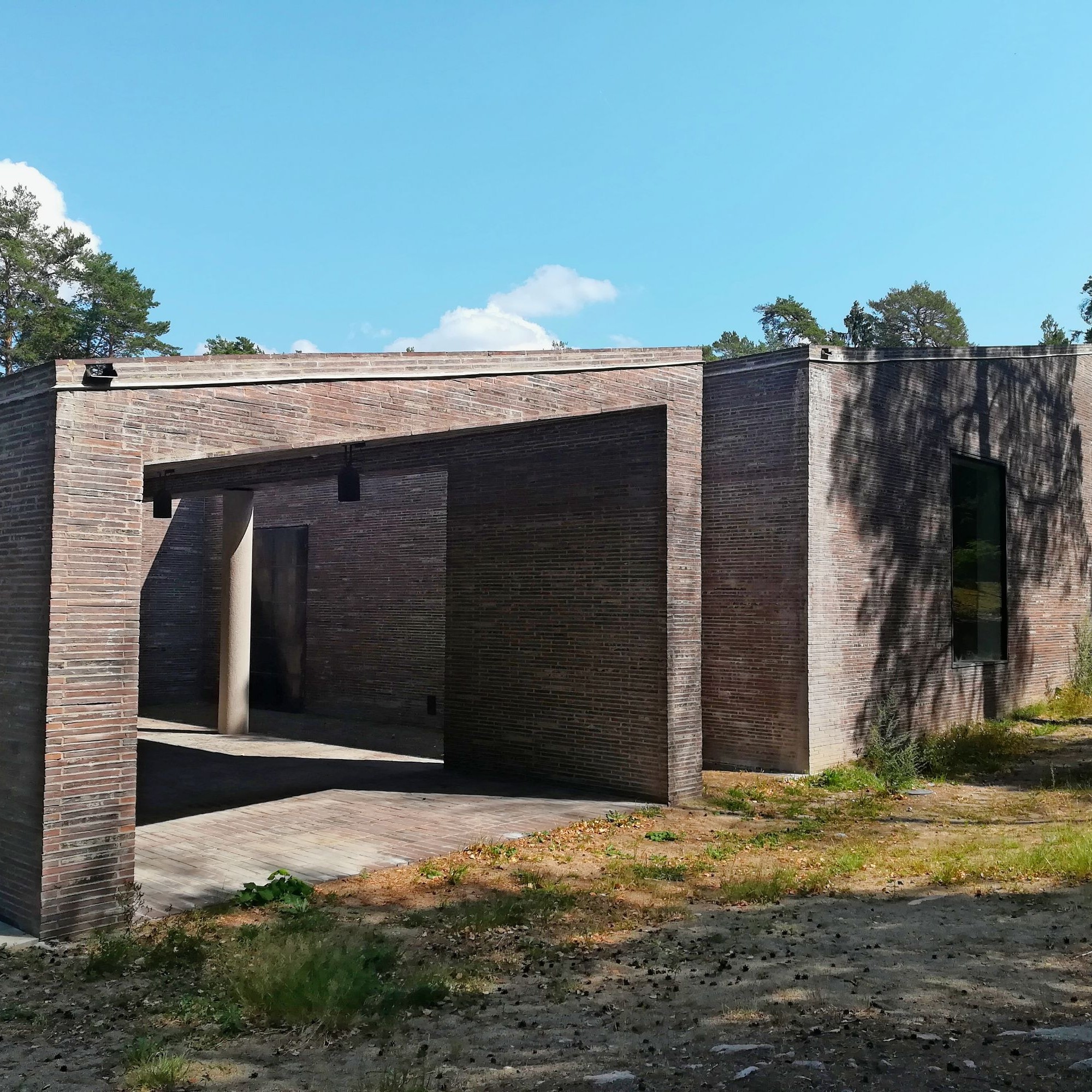 Das neue Krematorium von 2014: Johan Celsing nannte sein Projekt «Ein Stein im Wald».