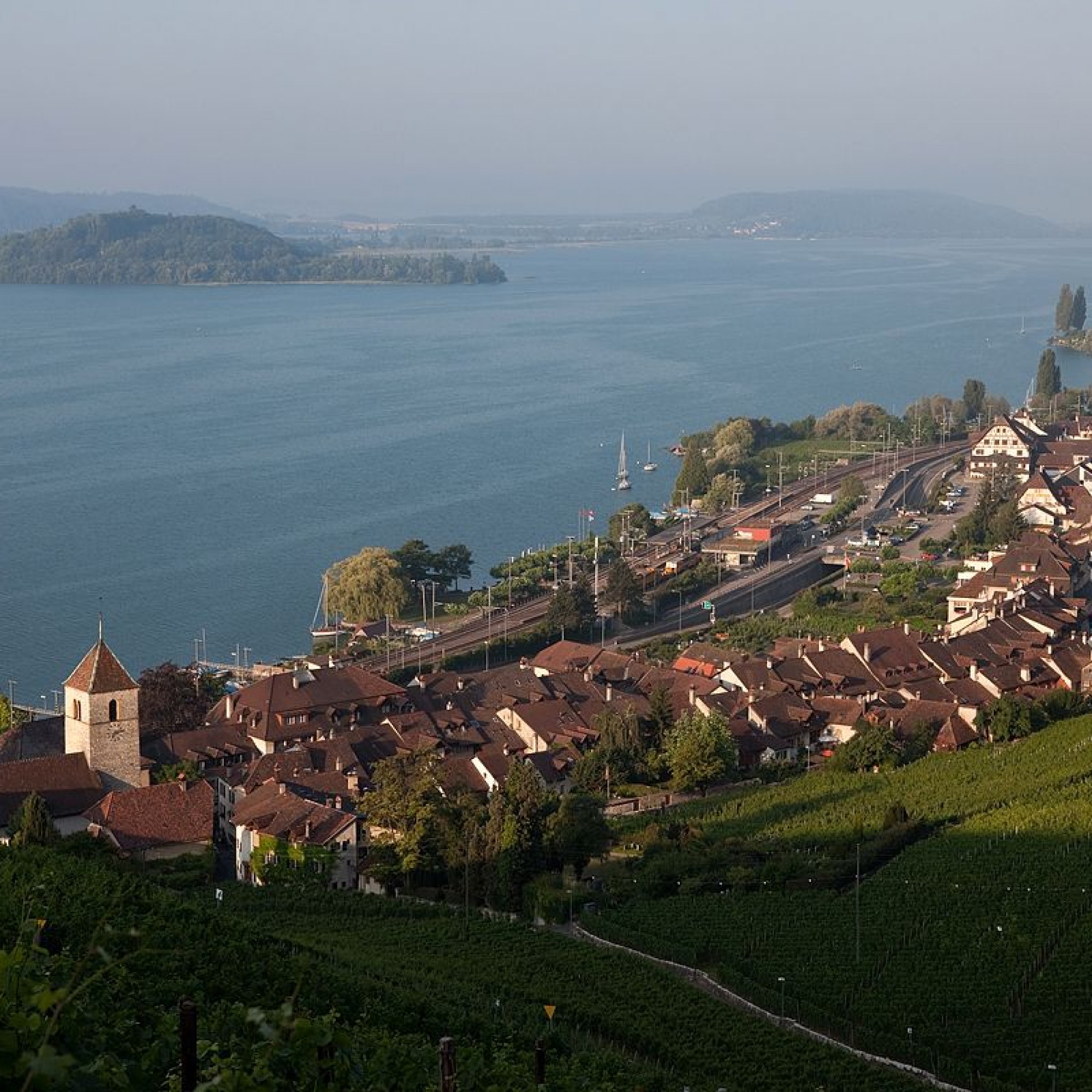 Twann am Bielersee.