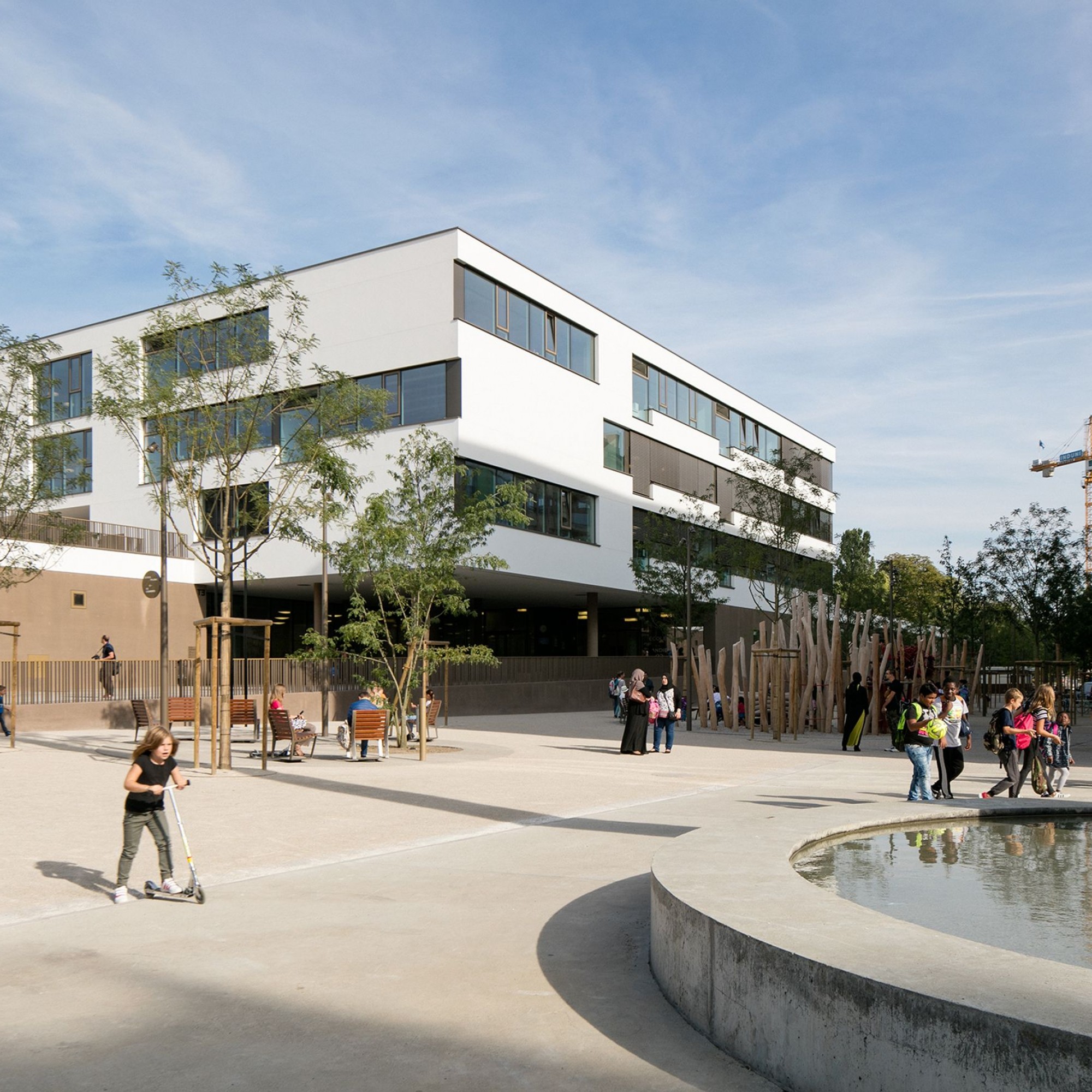 Ecole, crèche, piscine et espace public de Chandieu