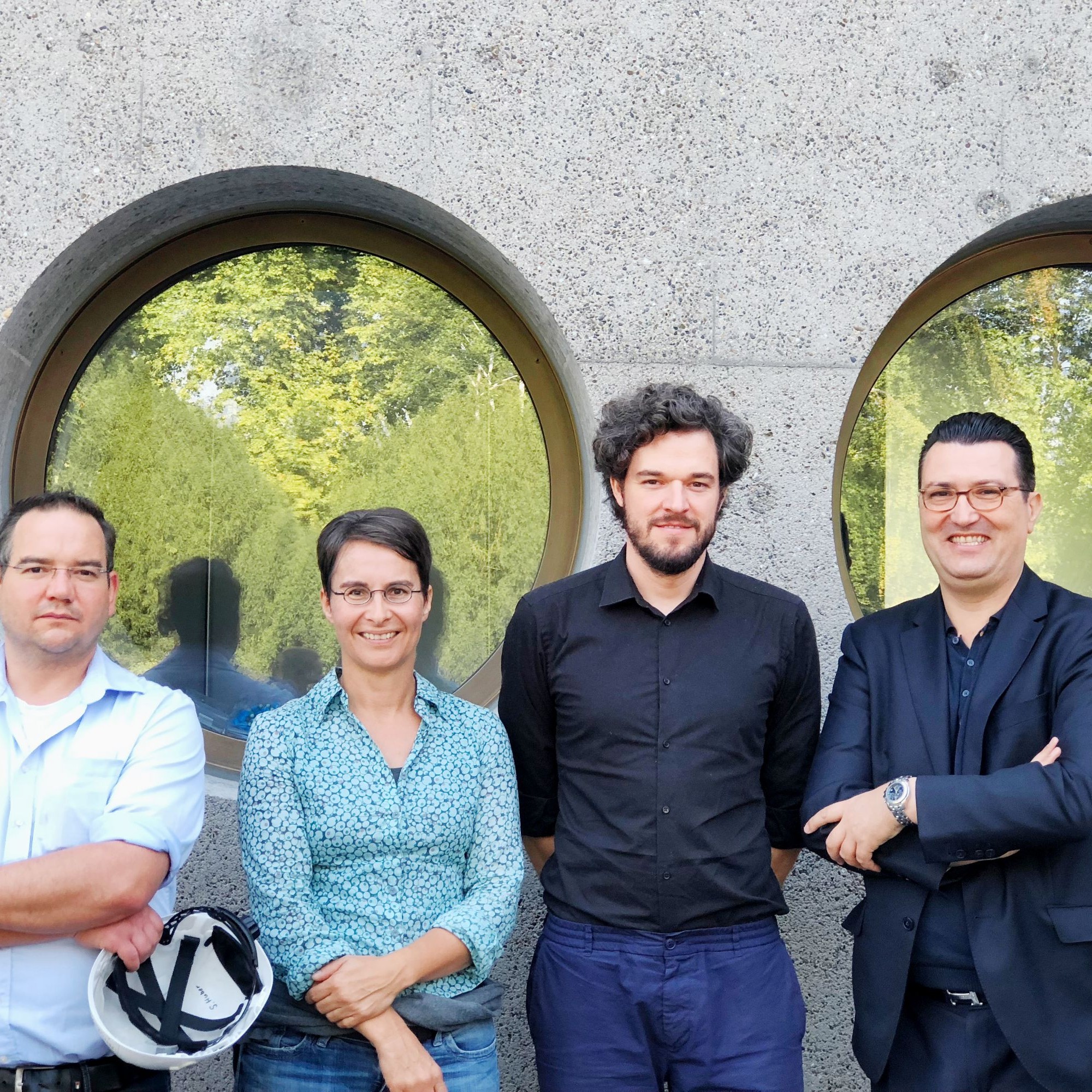 Beim Projekt stark engagiert: (v. l.) Stephan Huber, Chefbauleiter Proplaning AG, die Konservatorin und Restauratorin Gaby Petrak, der Gesamtprojektleiter ARGE GP SNM, Benjamin Beck, und der Betriebsprojektleiter Luigi Razzano vor dem 2016 eröffneten Erwe