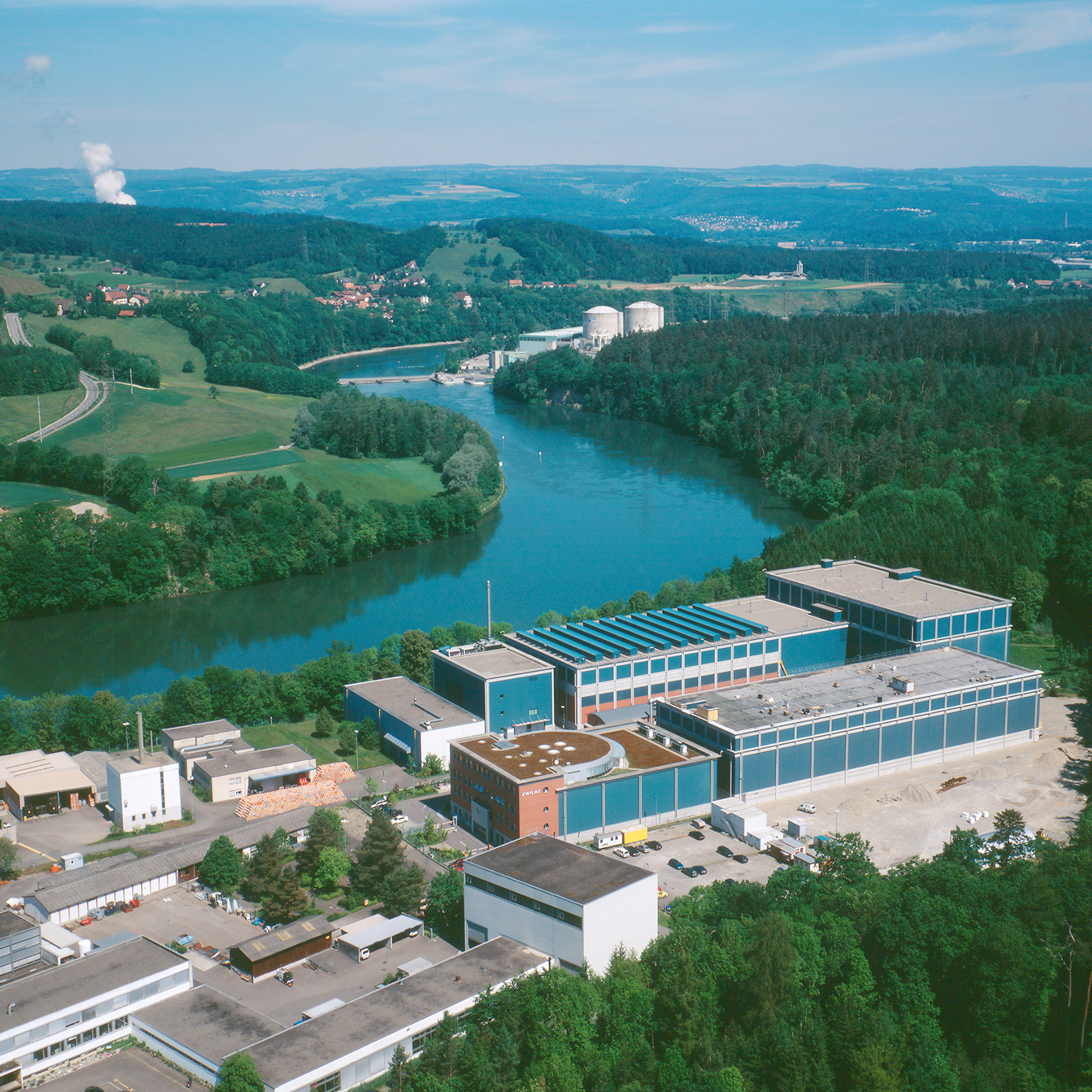 Im Zentralen Zwischenlager in Würenlingen im Kanton AG wird der grösste Teil der bereits vorhandenen radioaktiven Abfälle gelagert.