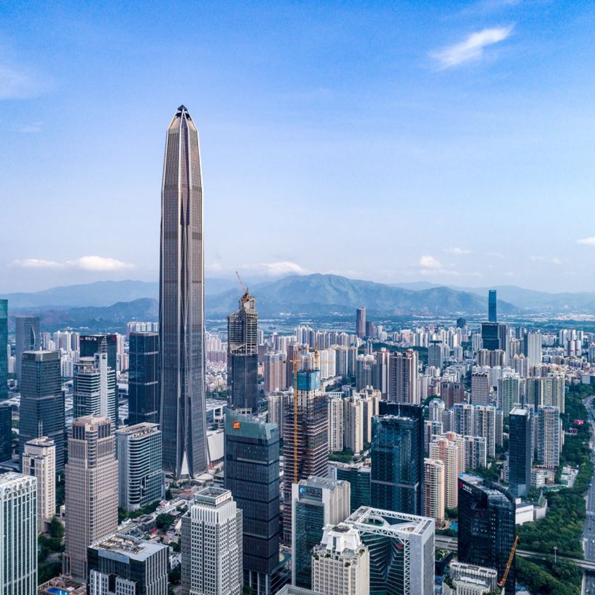 Platz 8: Ping An International Finance Center, Shenzhen, China, 599 Meter hoch, 116 Etagen, Kohn Pedersen Fox Associates, China Construction Design International.