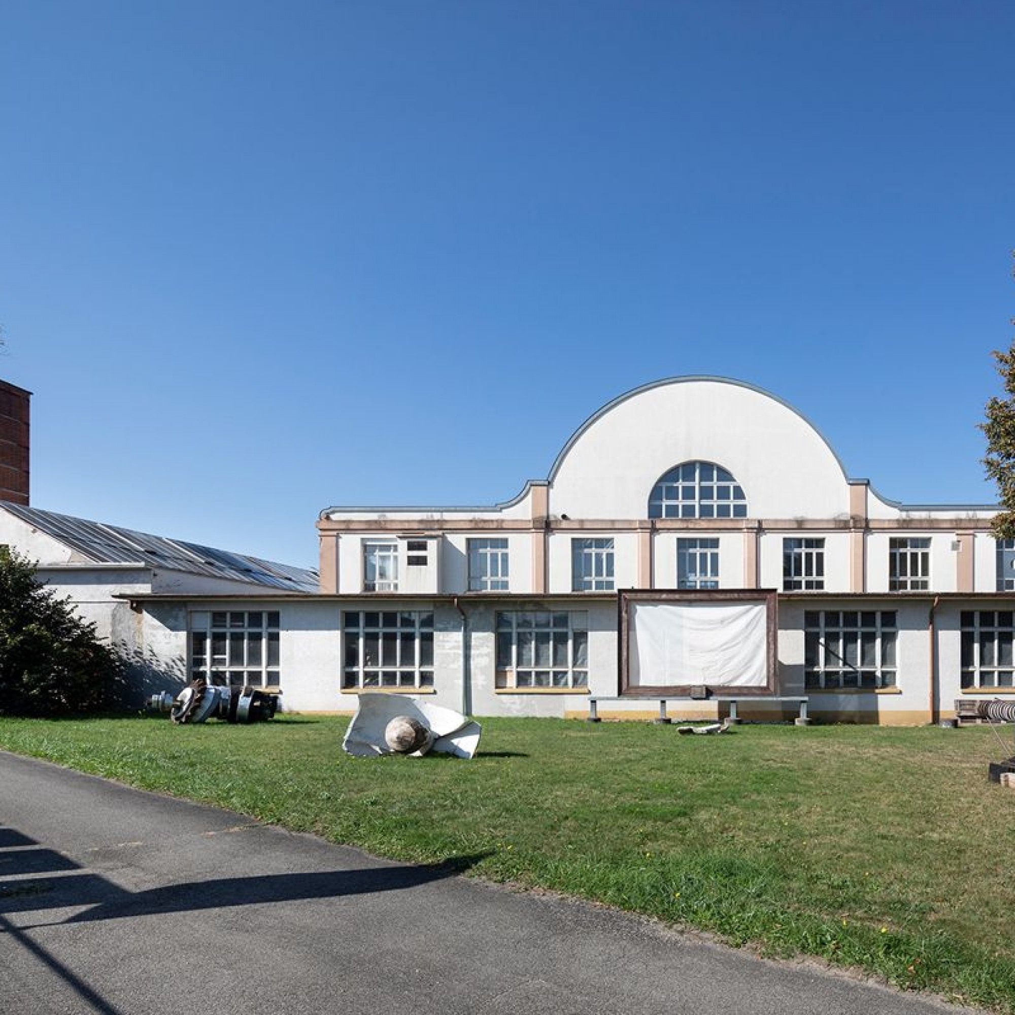 Die Verbundenheit der Bevölkerung mit der stillgelegten Porzellanfabrik birgt ein immenses Potenzial für eine Wiederbelebung als urbanes Subzentrum.