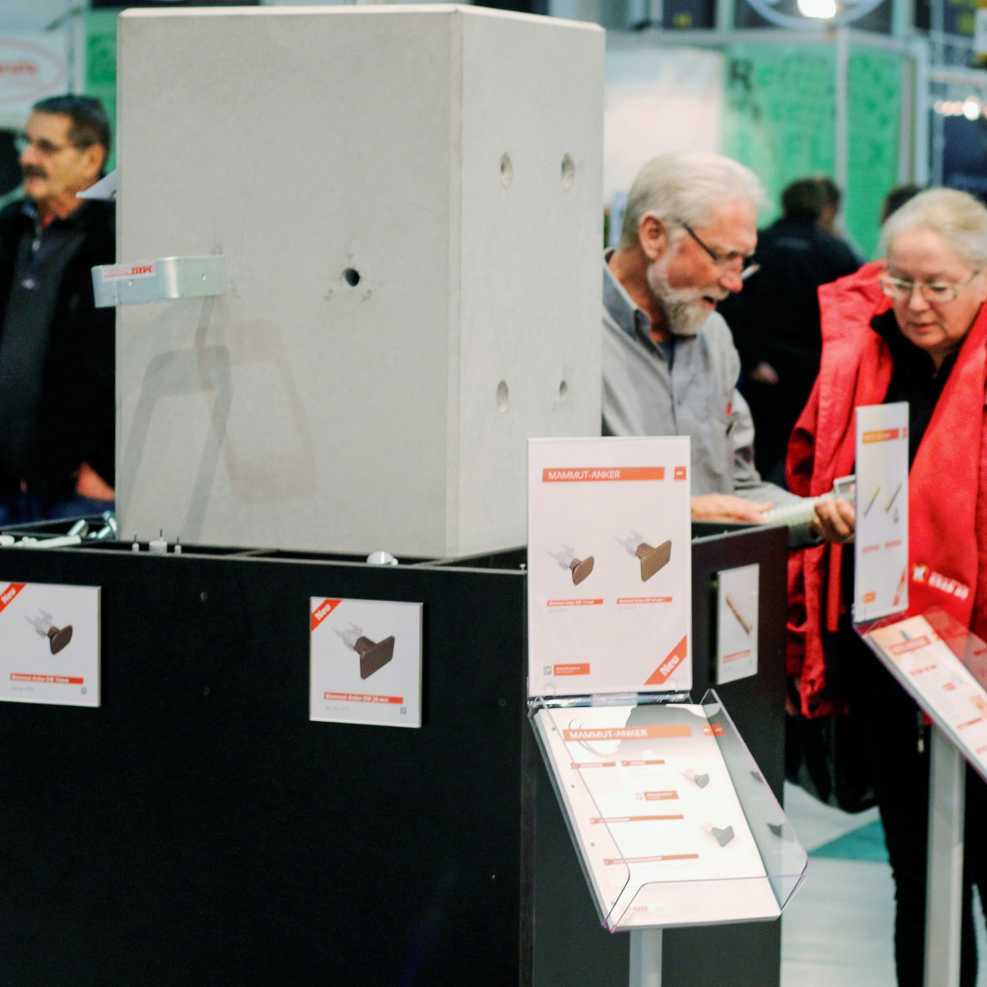 Hochwertige Exponate und eine persönliche Beratung durch das Verkaufsteam zeichnen auch an der BAUMAG 2019 den Mägert-Stand aus.