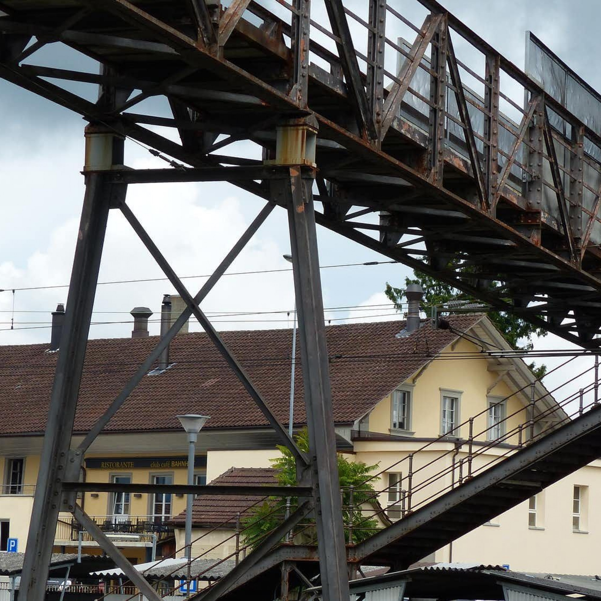 Die Passerelle heute, Richtung Bahnhofplatz gesehen.