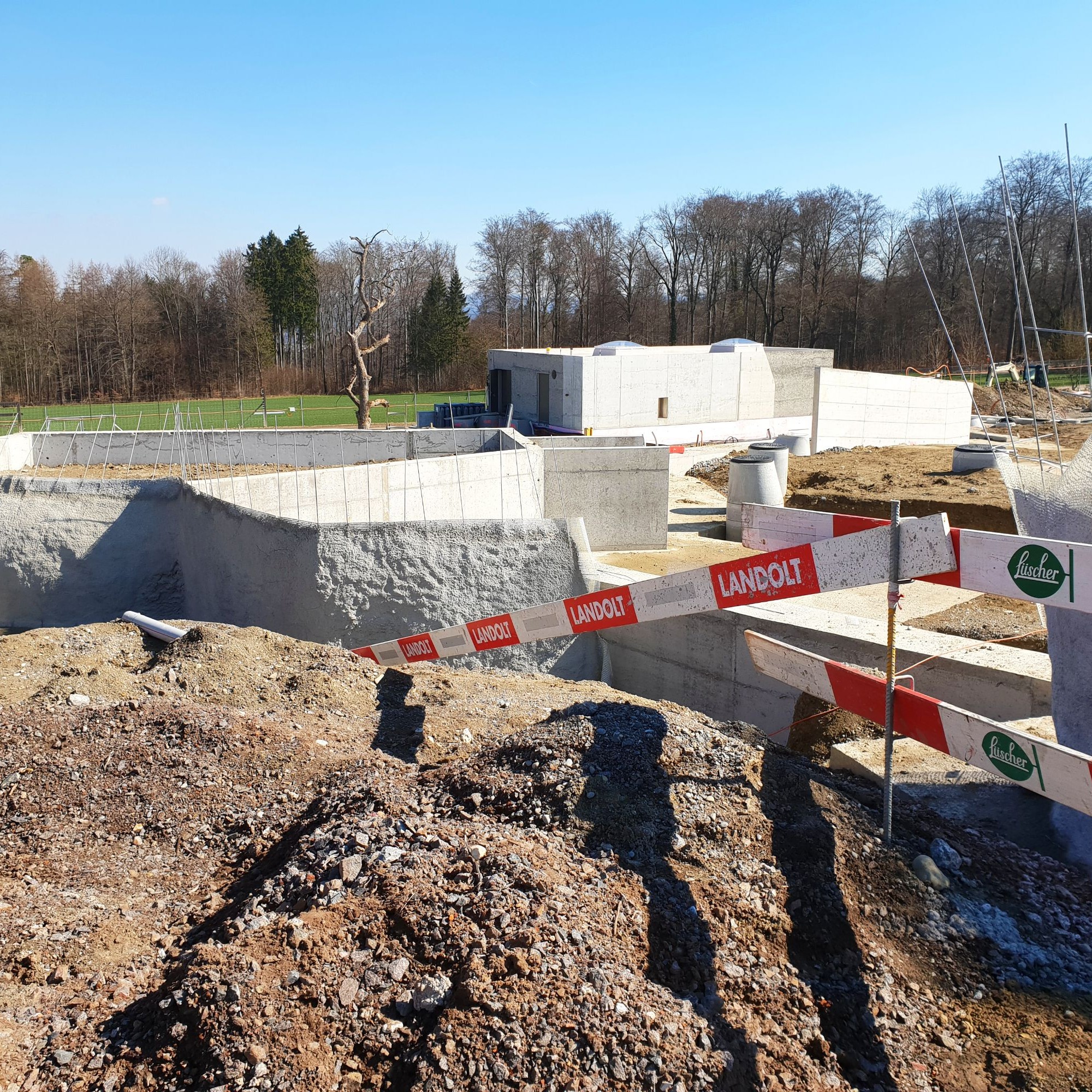 Die Felsen sollen künftig das Zuhause von Hyänen und Stachelschweinen bilden. 