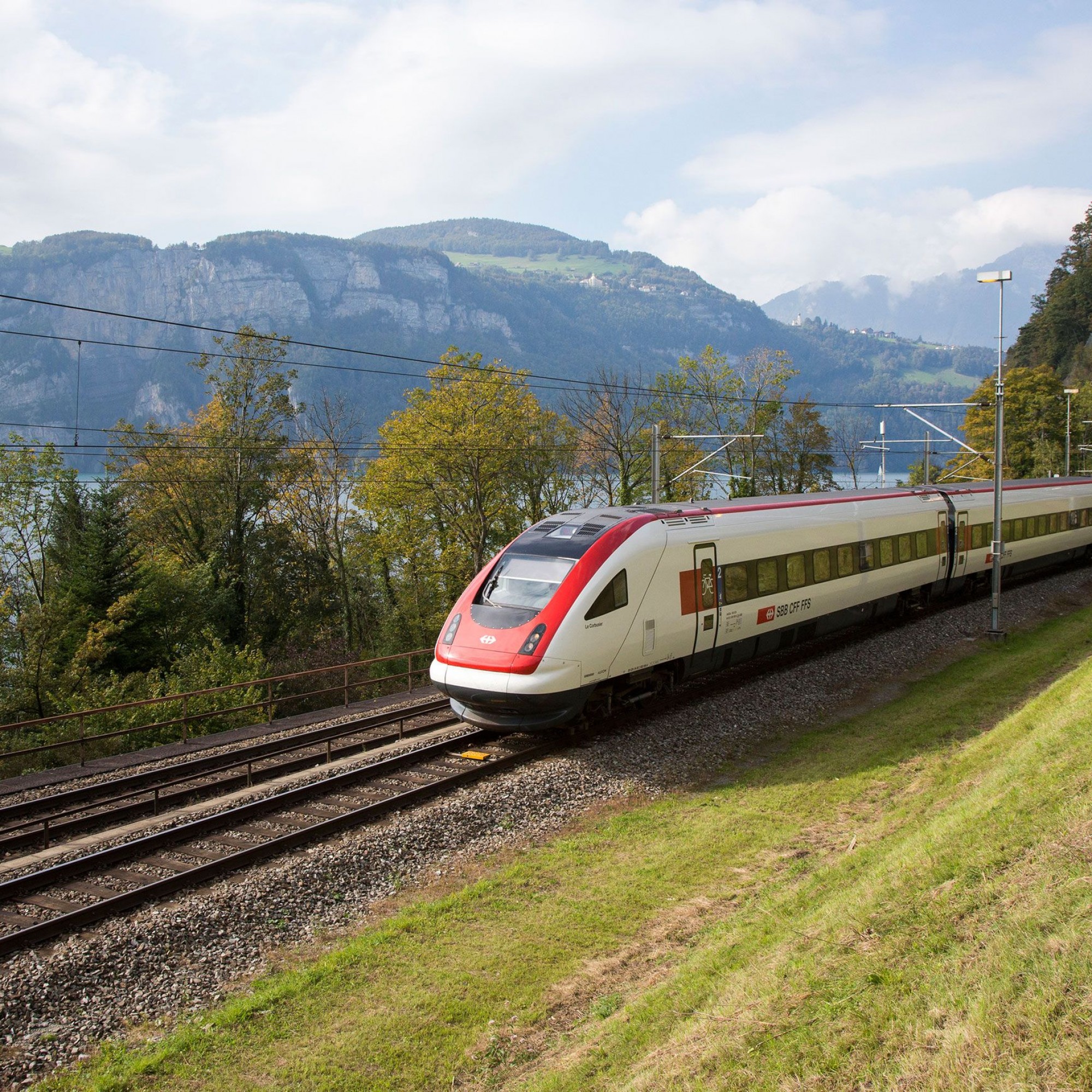 Intercity auf der Gotthardstrecke.