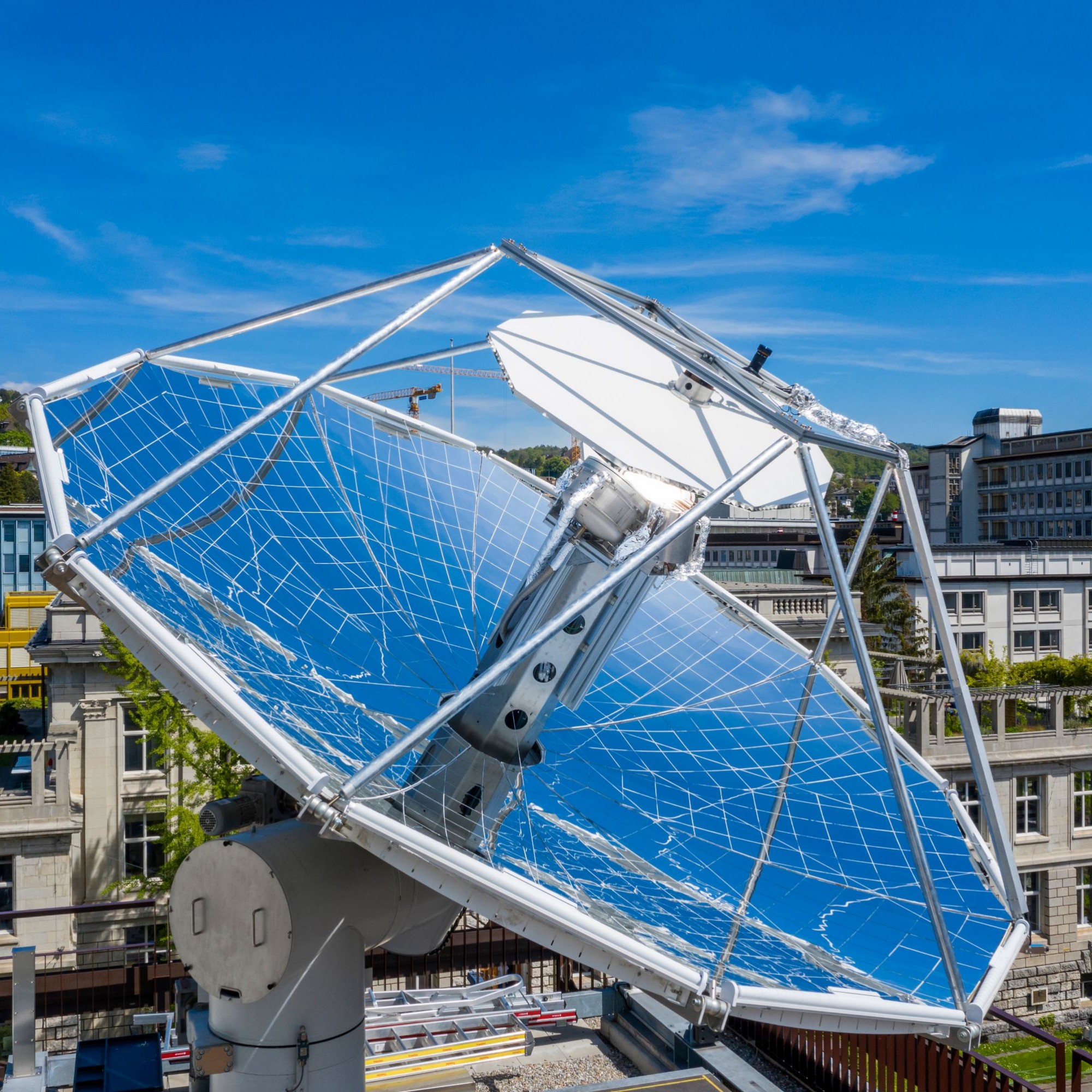 Der chemische Prozess wird mit Sonnenenergie angetrieben.