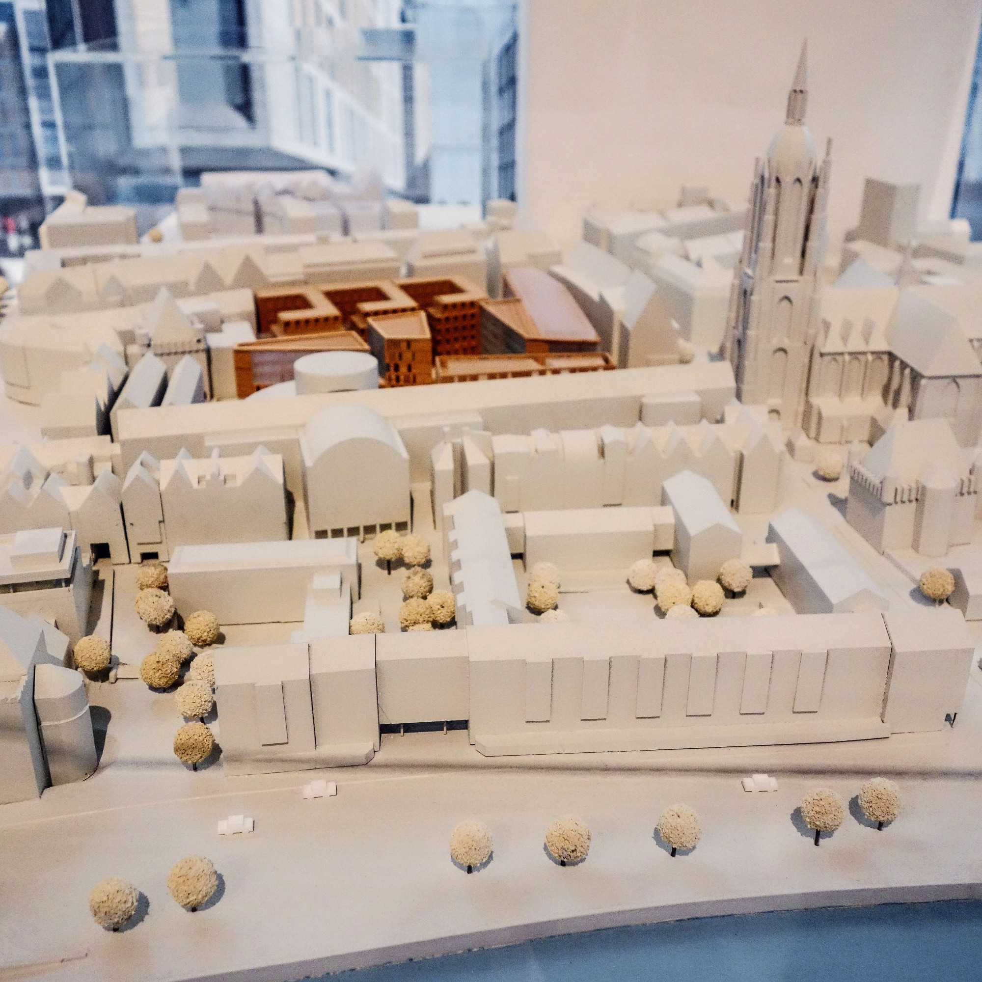 Dieses Modell des Siegerentwurfs von KSP Engel und Zimmermann, welcher 2004 erst die grosse Debatte um den Wiederaufbau der Frankfurter Altstadt auslöste, steht im Deutschen Architekturmuseum. 