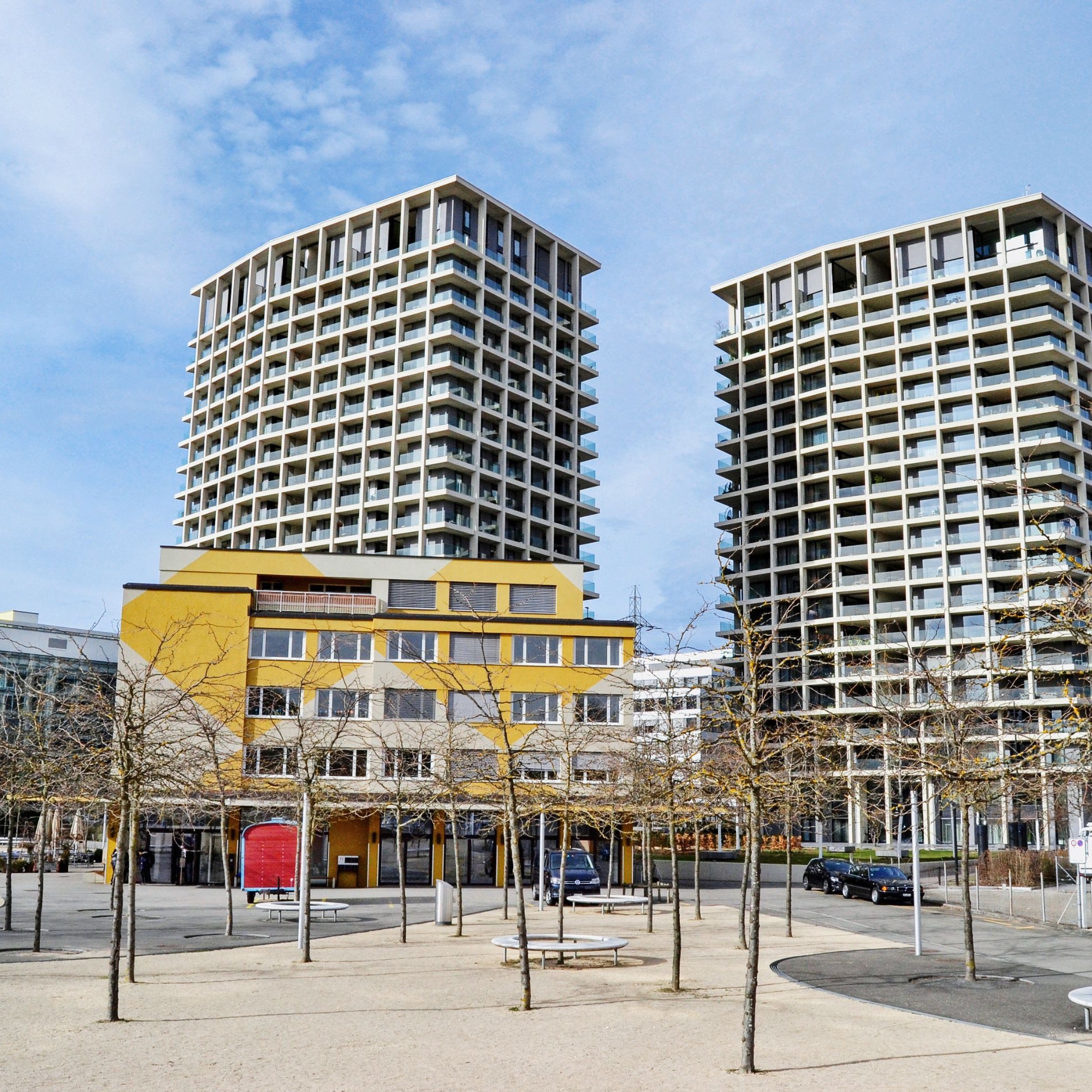 Zürich-Nord: Wohntürme «The Metropolitans» mit dem Leutschenpark