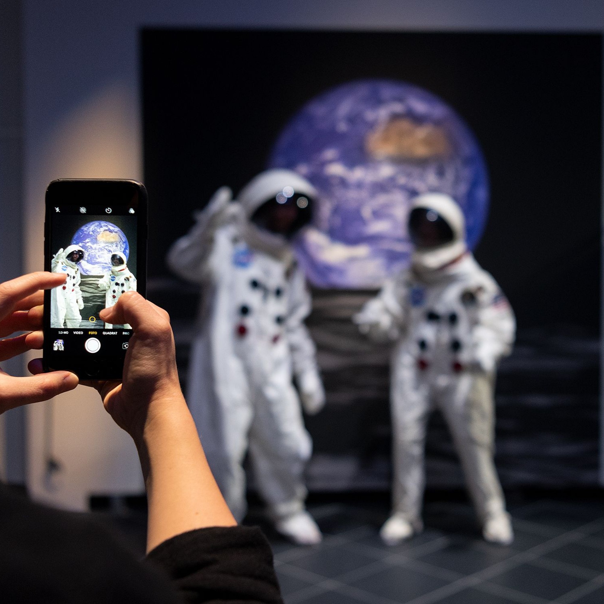 Selfie auf dem Mond: Besucher können in die Rolle eines Astronauten schlüpfen.