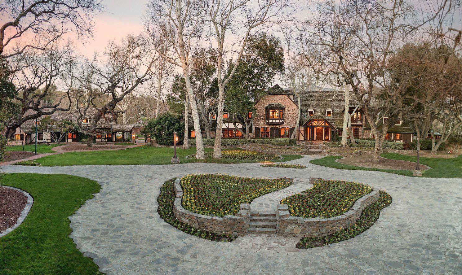 Die ehemalige Neverland-Ranch von Michael Jackson steht immer noch zum Verkauf, mittlerweile zu einem Schnäppchenpreis.