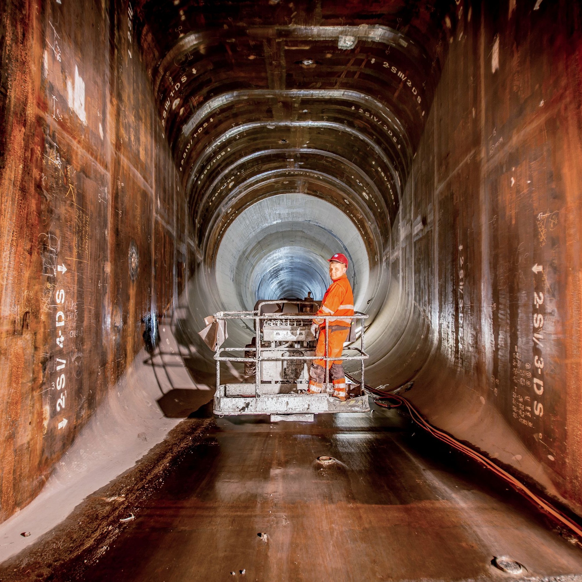 Beim Kraftwerk Nant de Drance werden im Triebwasserweg zwischen der Maschinenkaverne und der unteren Schützenkammer gewaltige Wassermassen fliessen. 