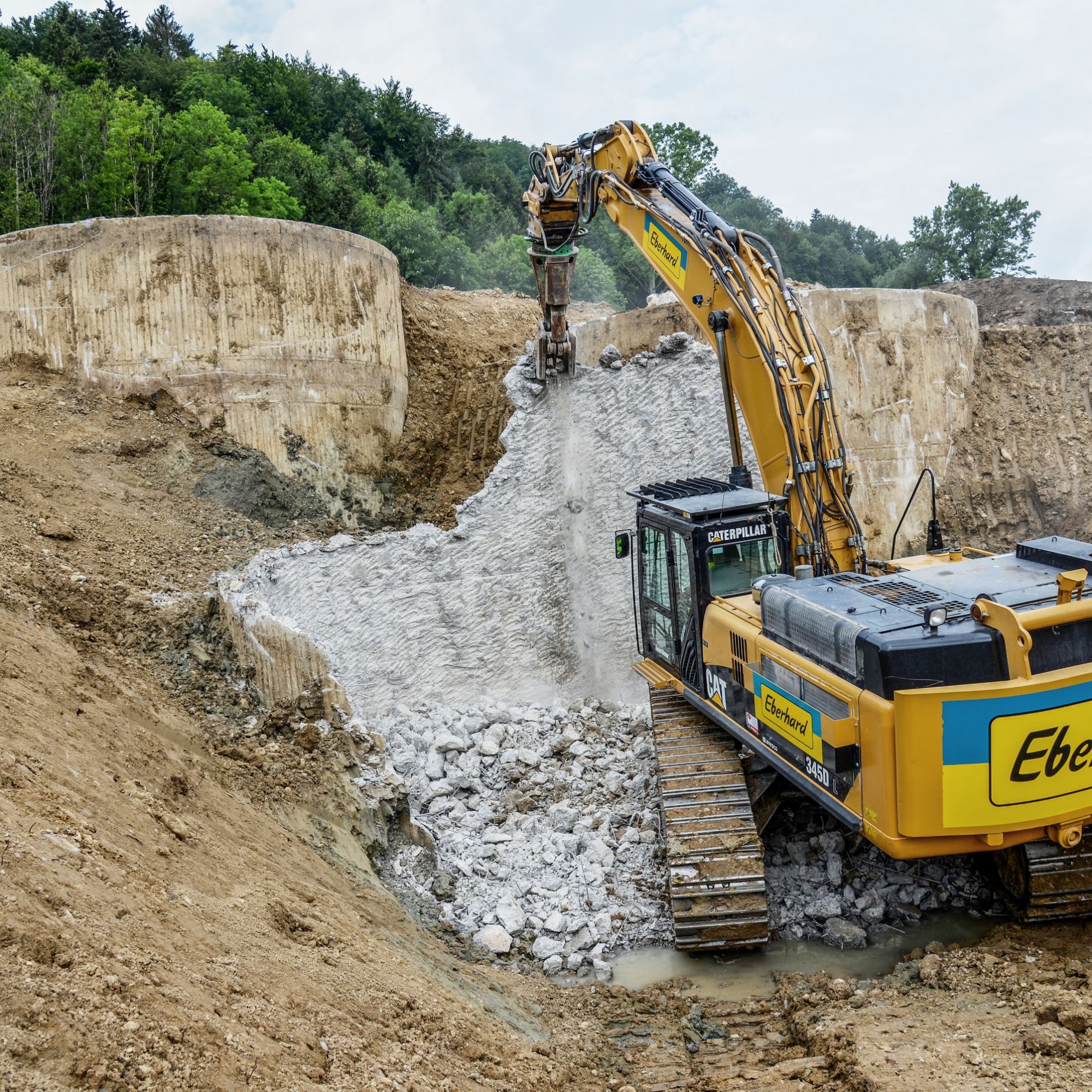 Archivbild 2018: Eberhard auf der Baustelle zum Rückbau des Migrol-Tanklagers bei Tössriederen.