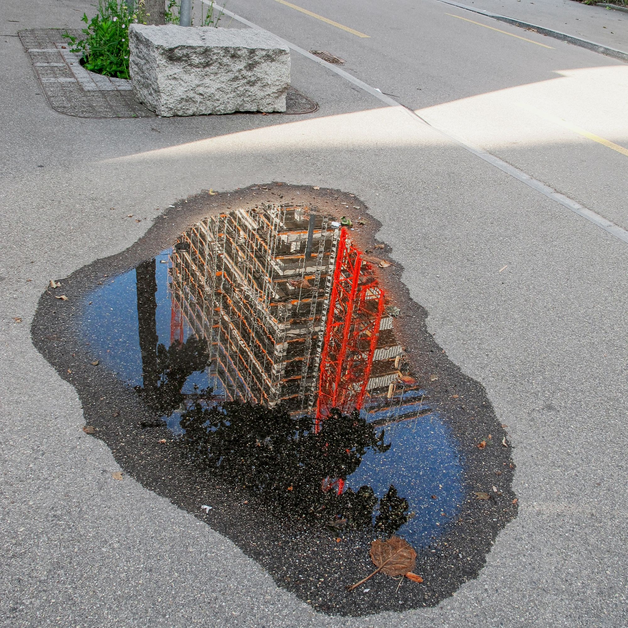 An der Leutschenbachstrasse in Zürich Oerlikon realisiert die Implenia AG als Generalunternehmerin zurzeit die Überbauung Wolkenwerk.