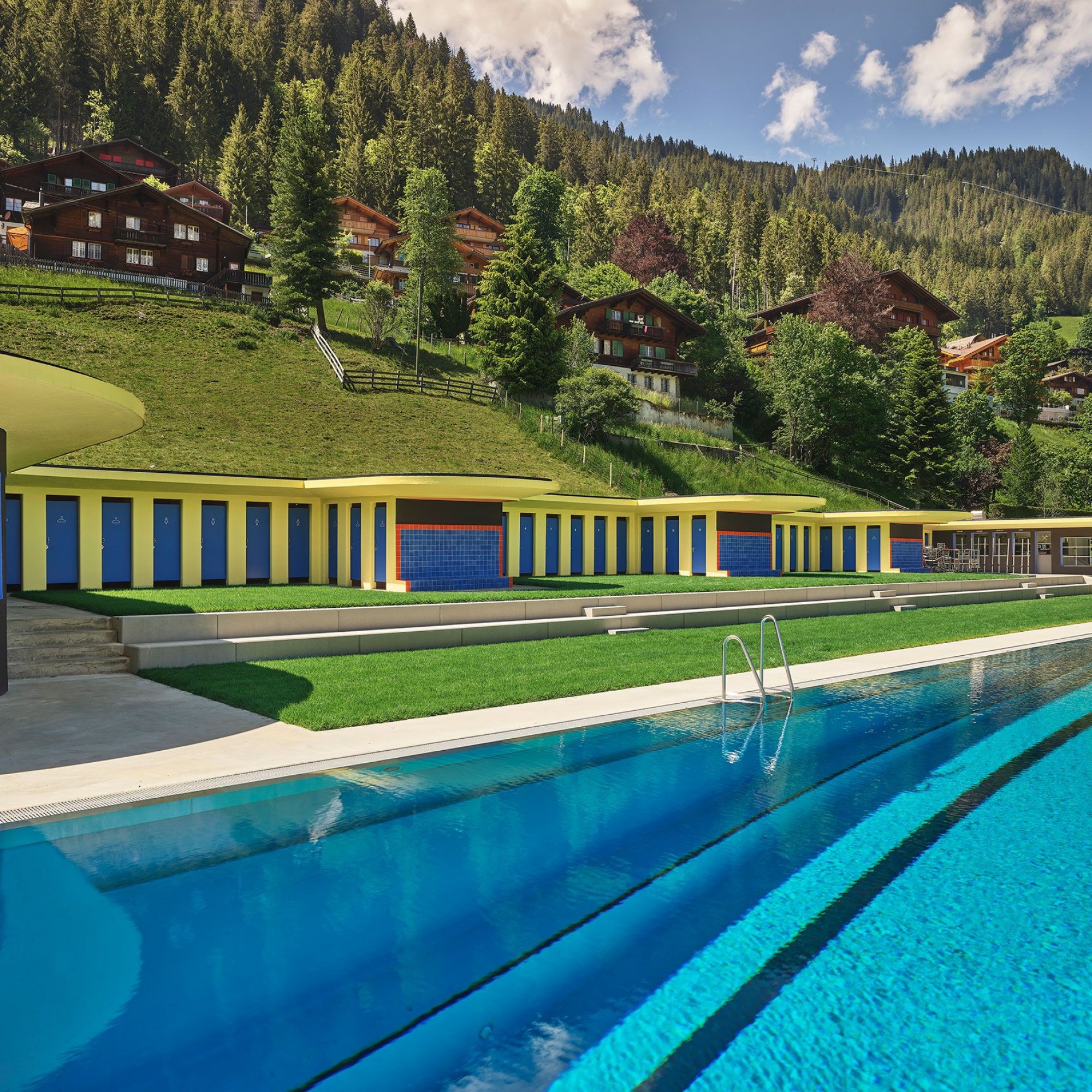 Schwimm- und Sonnenbad in Adeloboden