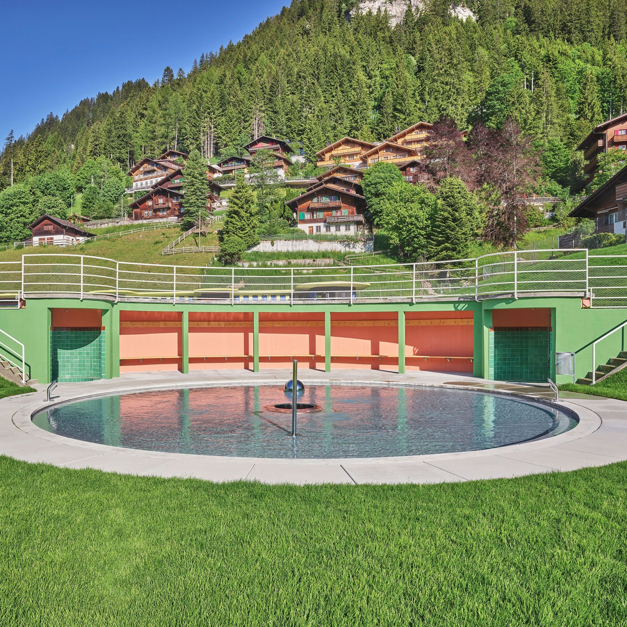 Schwimm- und Sonnenbad in Adeloboden