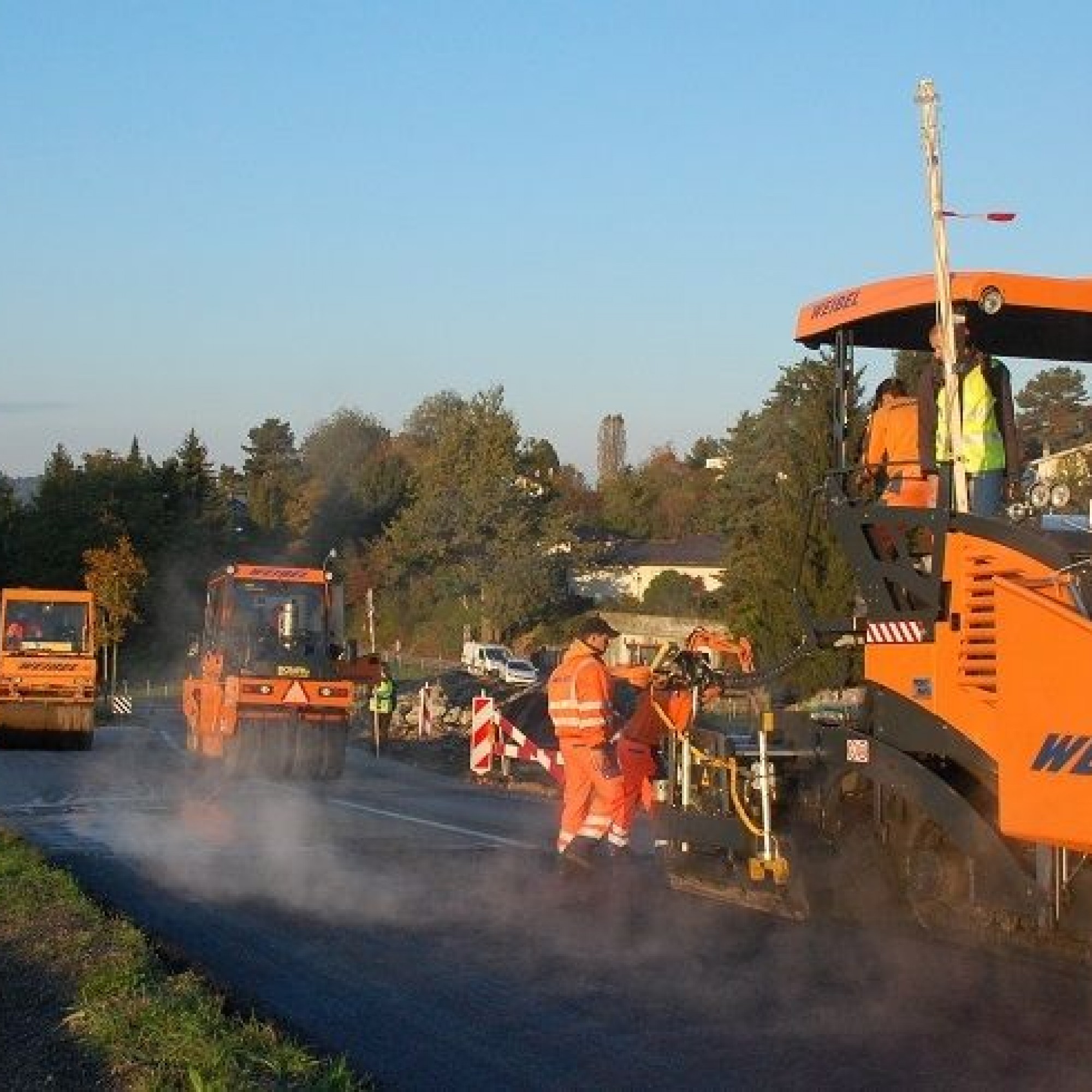 Auch die Verwendung von Bitumen anstelle von Teer birgt laut der Empa ein Emissionsrisiko.