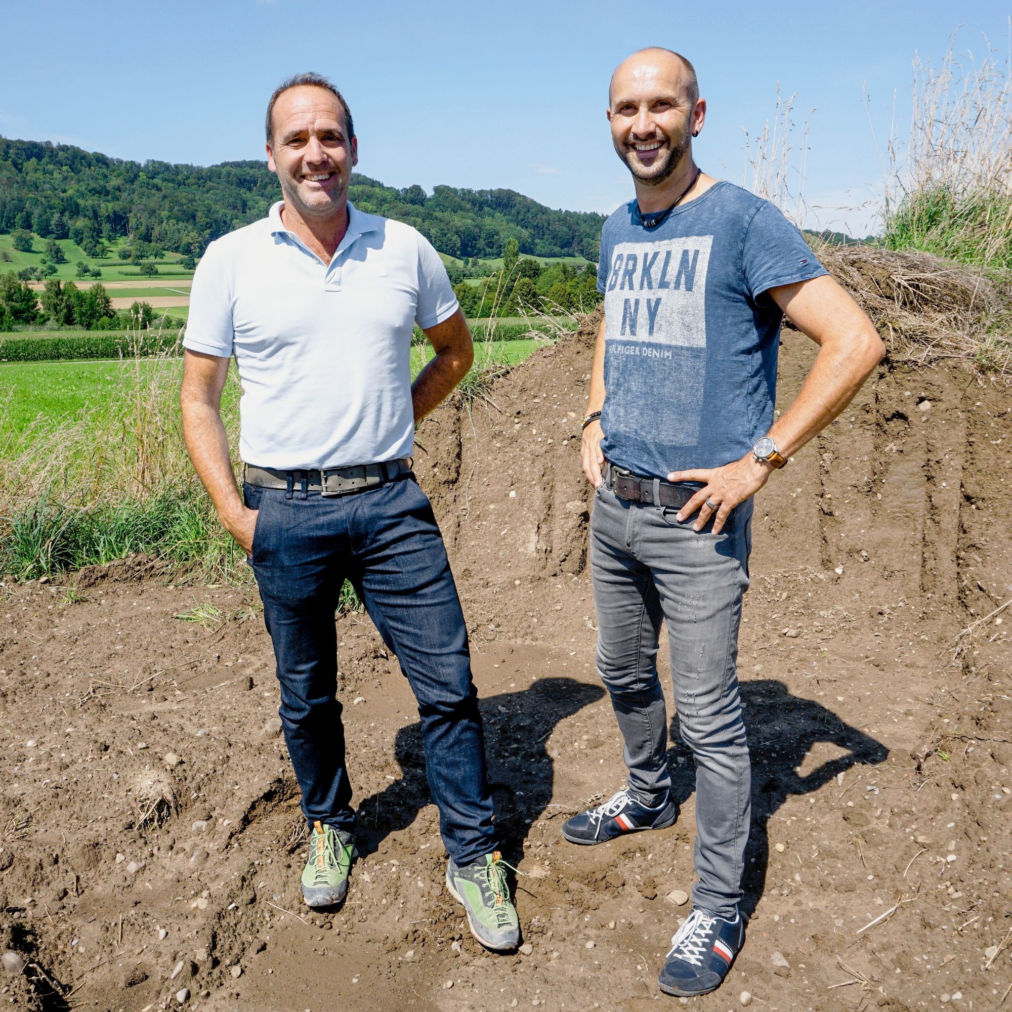 Wohin mit dem Aushub? Mit ihrer Plattform geben Marco Stöckli (links) und Ruedi Signer Antwort auf solche Fragen. Unternehmen sollen sich dabei ohne Zwischenhändler direkt vernetzen können.