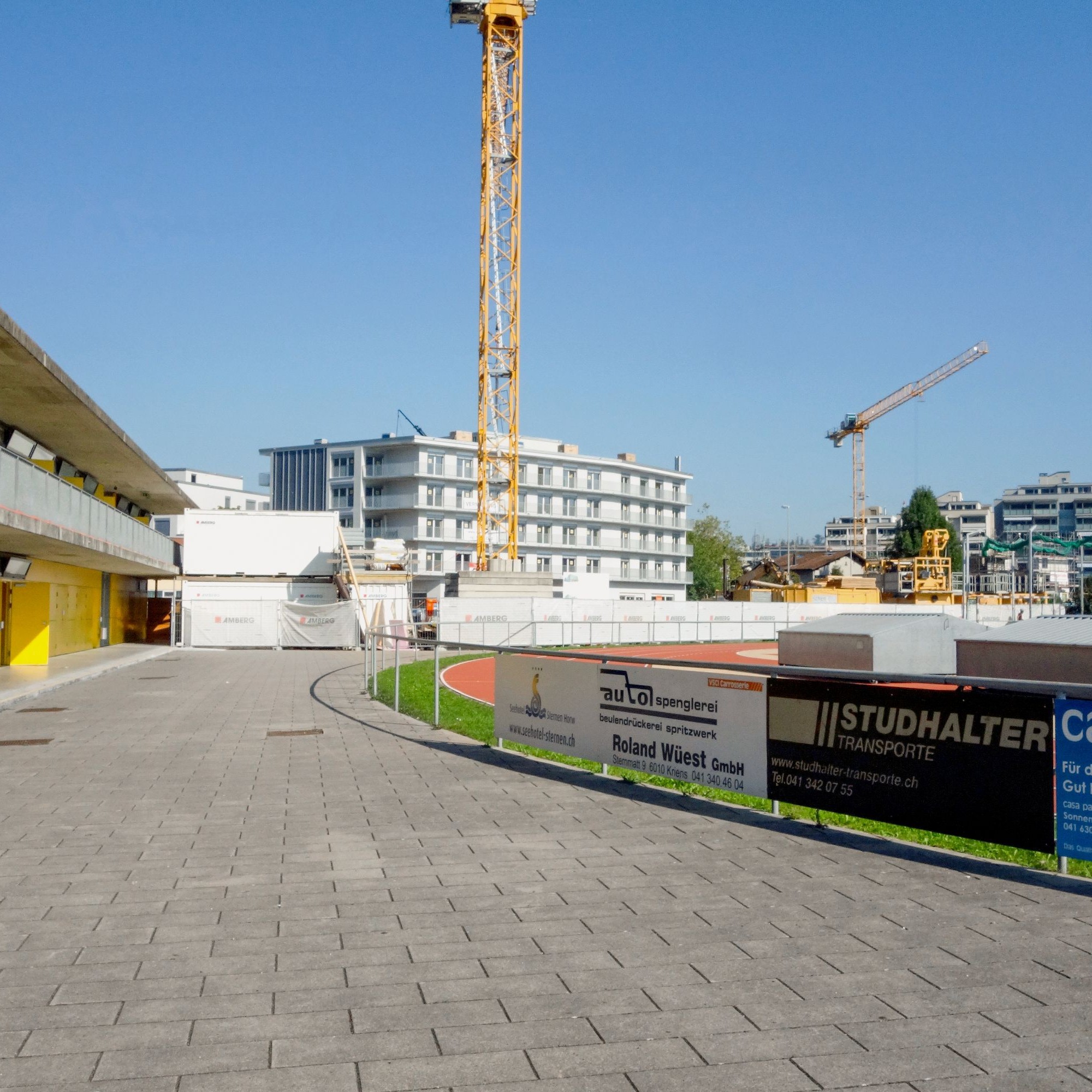 Die Energiezentrale befindet sich gleich hinter dem Fussballplatz in der Horwer Bucht.