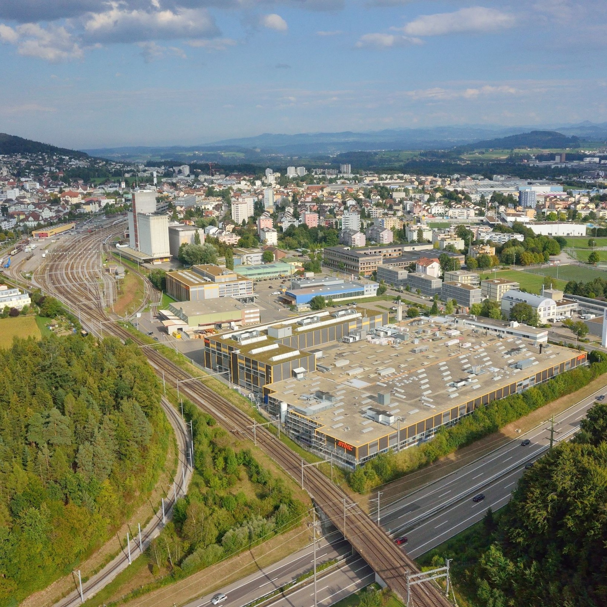 Neuer Autobahnanschluss und neue Bahnhaltestellen: Der interkantonale «Entwicklungsschwerpunkt Wil West» löst auch grosse Investitionen in die Infrastruktur aus.