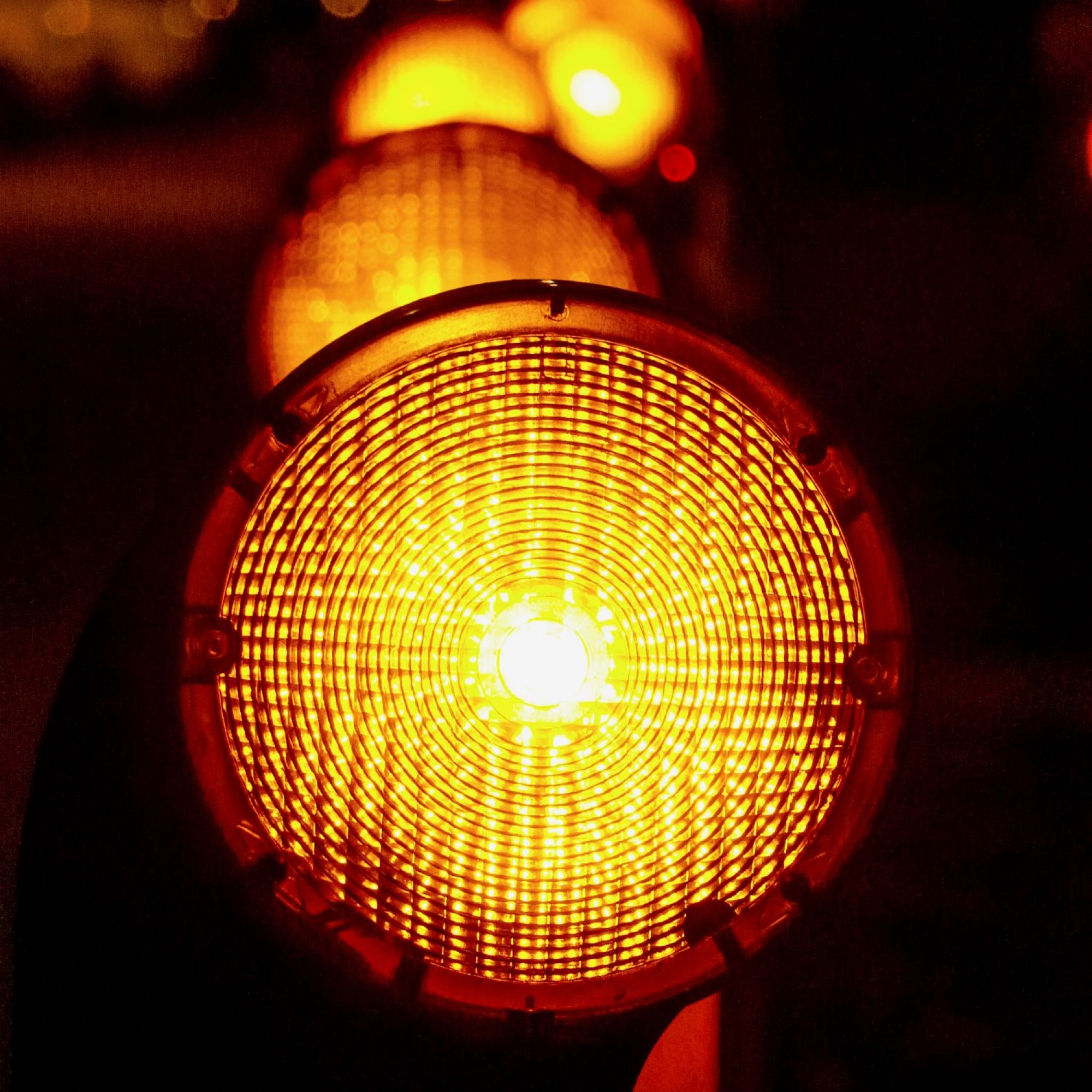 Wenn die Warnlichter angehen: Für den Unternehmer führen Bauablaufstörungen zu Verzögerungen und Mehraufwendungen.