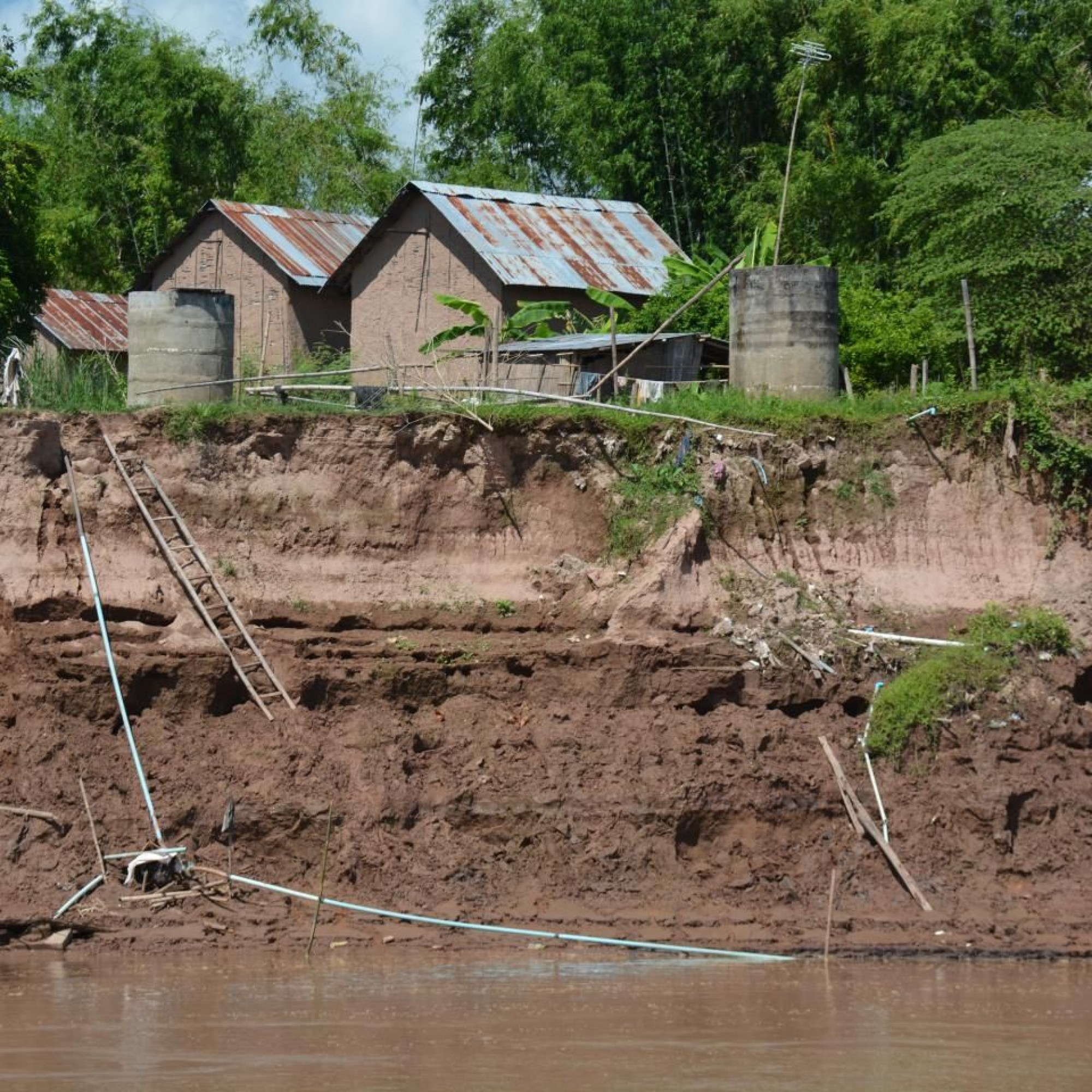 Häuser am Mekong in Kambodscha.