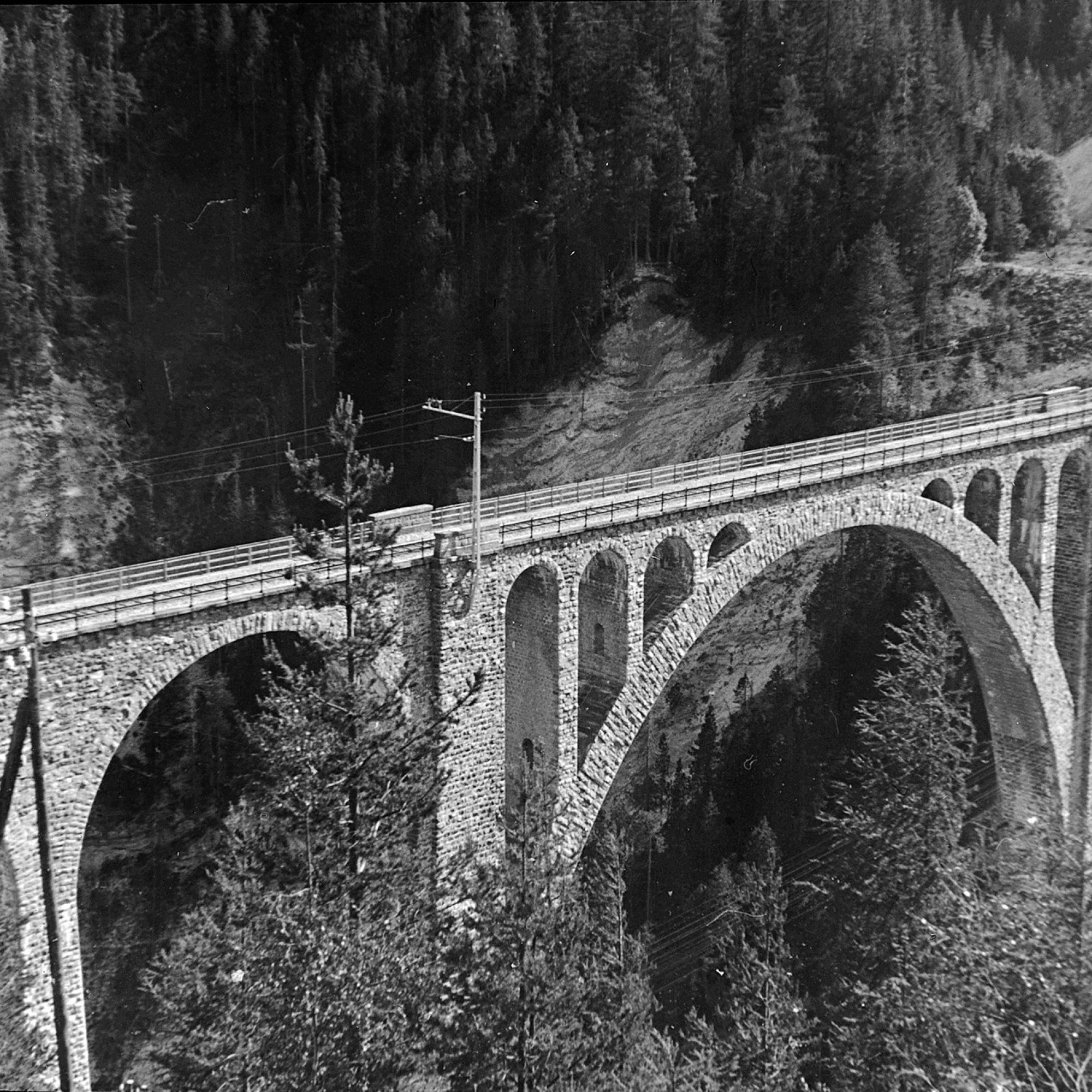 Historische Aufnahme des Wiesener Viadukts.