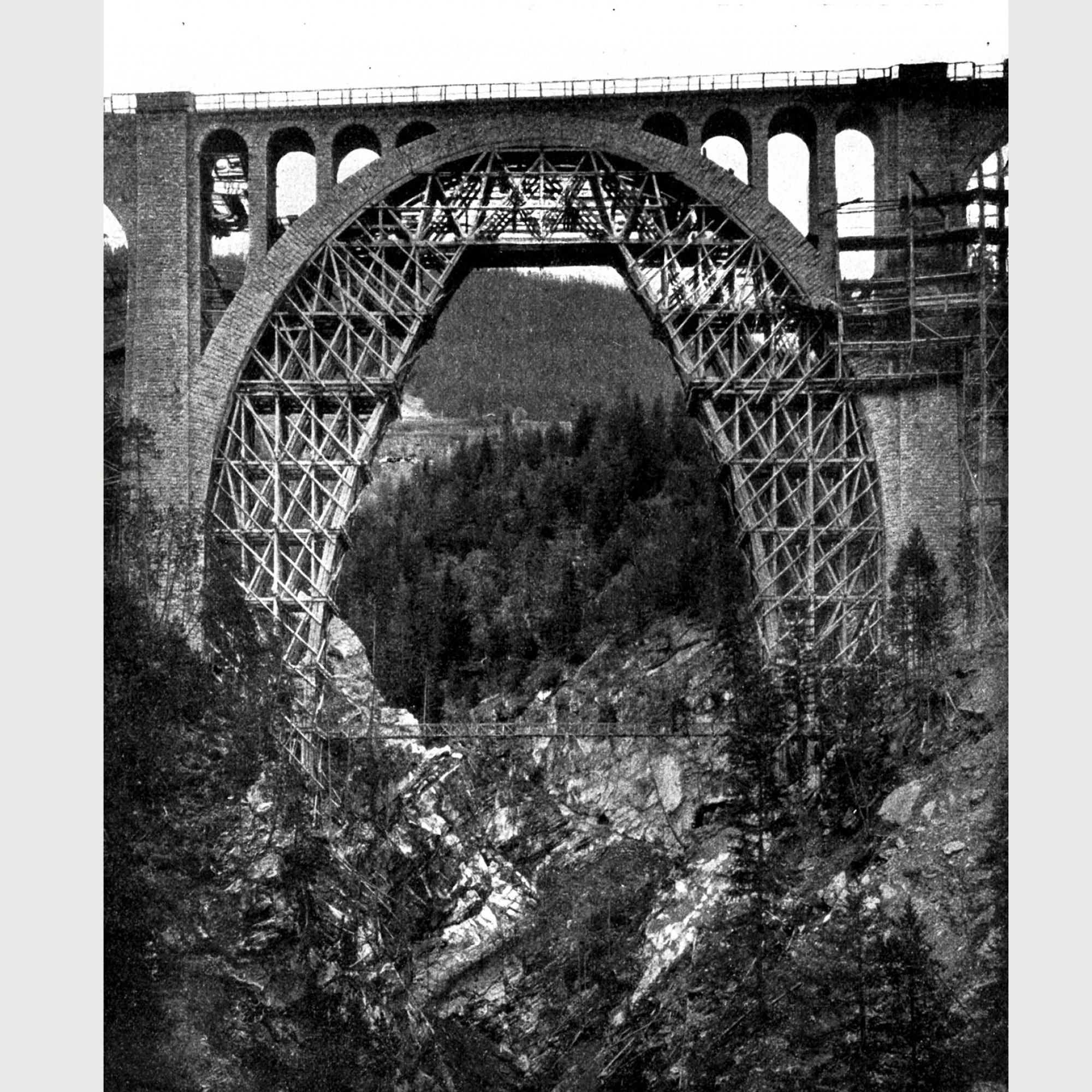 Lehrgerüst Wiesener Viadukt.