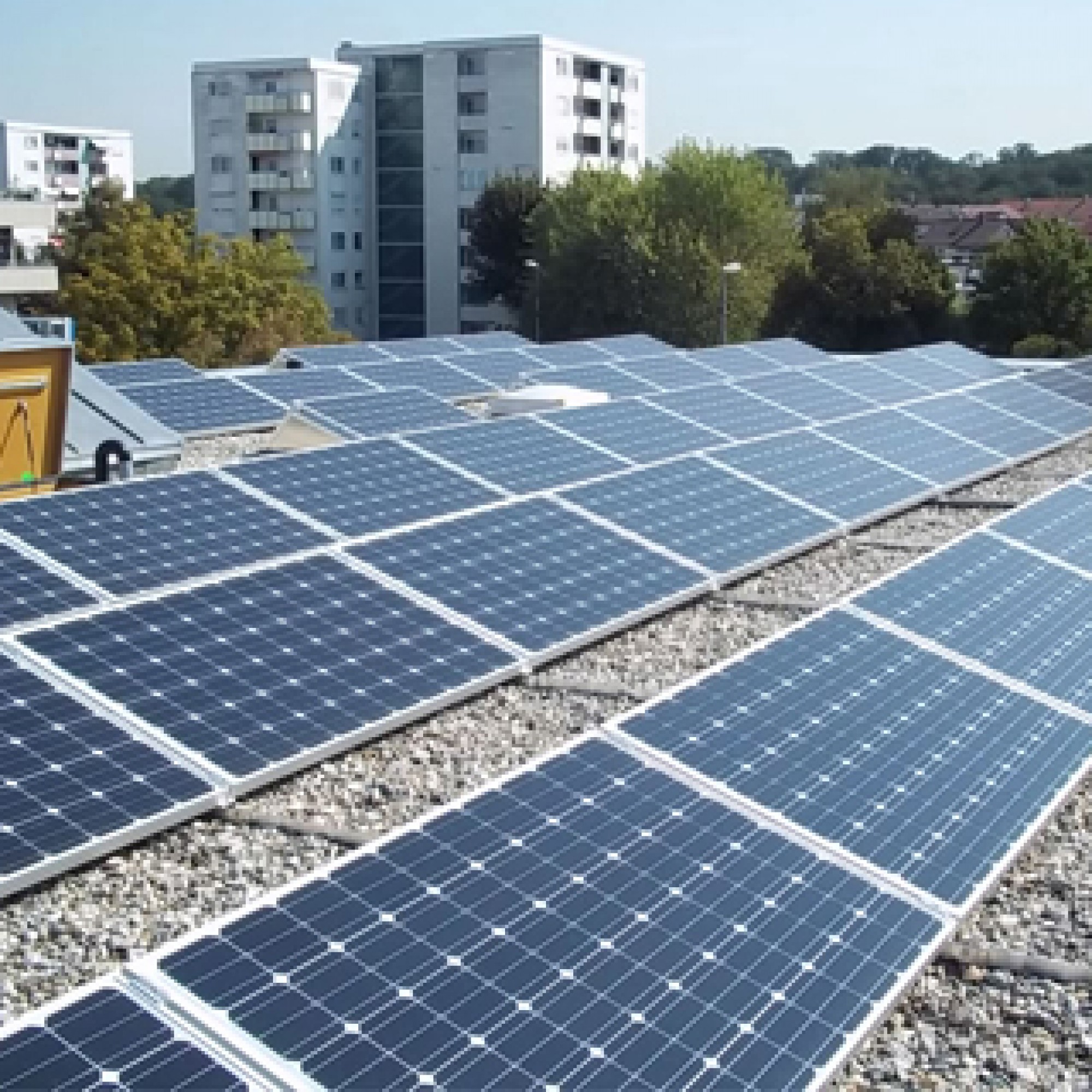Solaranlagen sollen künftig auf kantonalzürcherischen Bauten Standard werden.