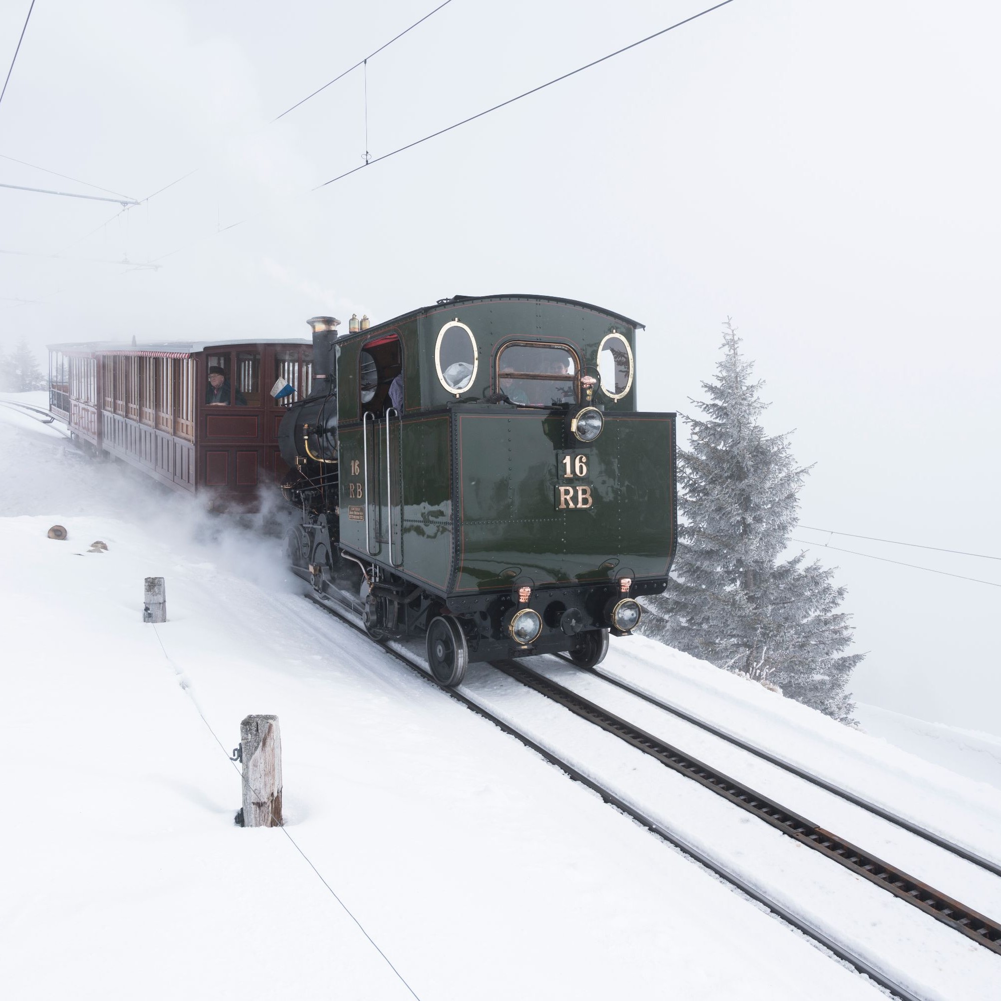 Immer wieder ein Höhepunkt: Die Fahrt mit einem der historischen Wagen aus den Jahren 1871 bis 1911. 